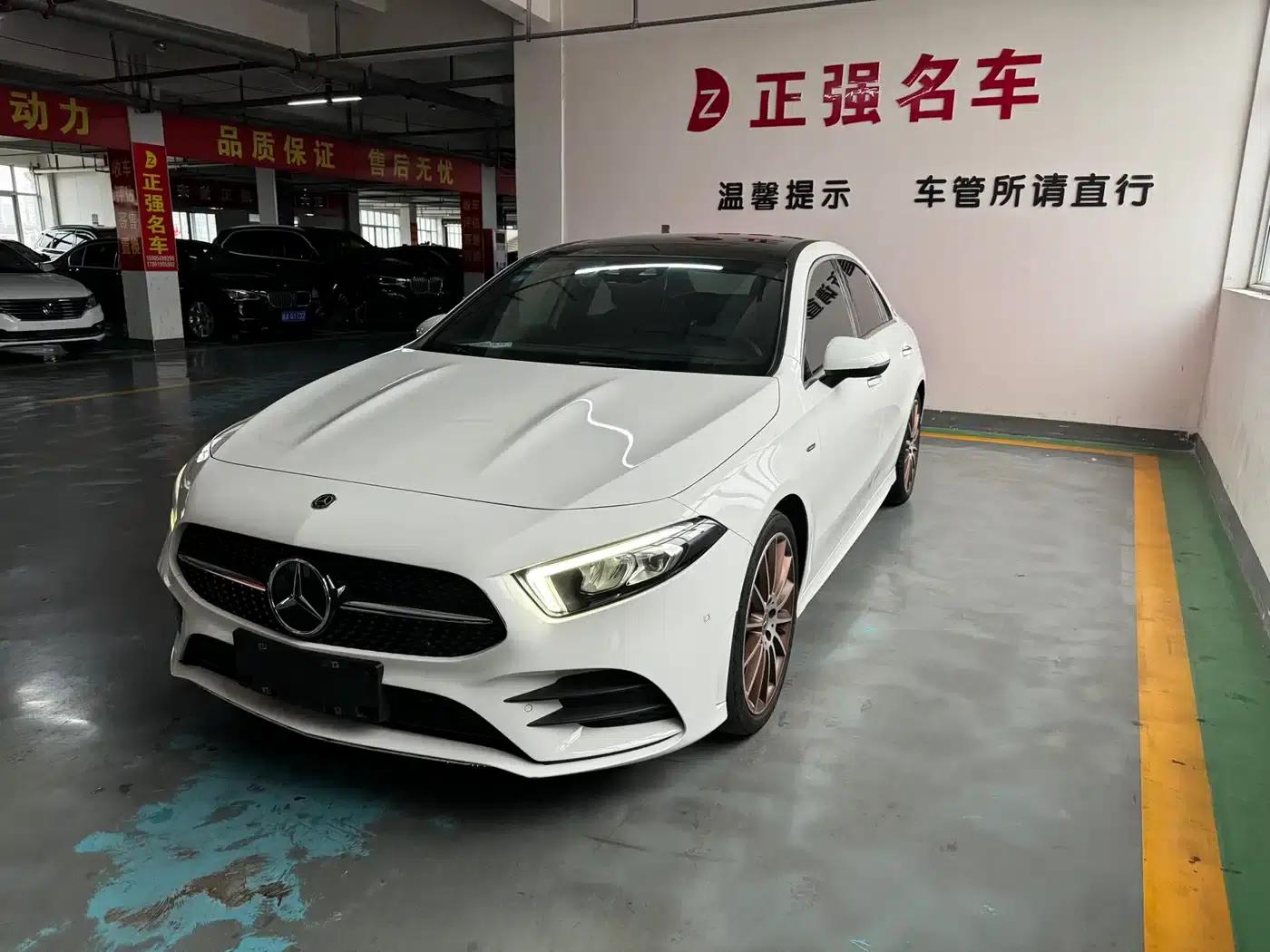 2019 Mercedes-Benz A-Class A 200 L Sport Sedan First Edition — миниатюра 1