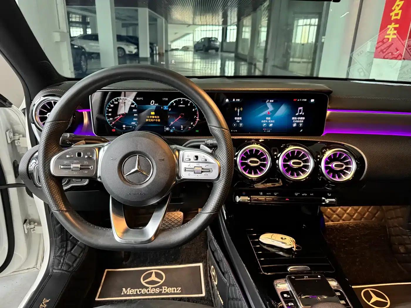2019 Mercedes-Benz A-Class A 200 L Sport Sedan First Edition — миниатюра 9