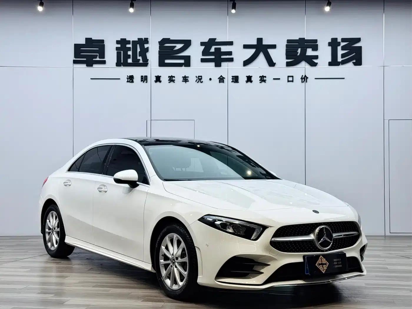 Mercedes-Benz A-Class 2021 A 200 L Sport Sedan Fashion Edition — миниатюра 1