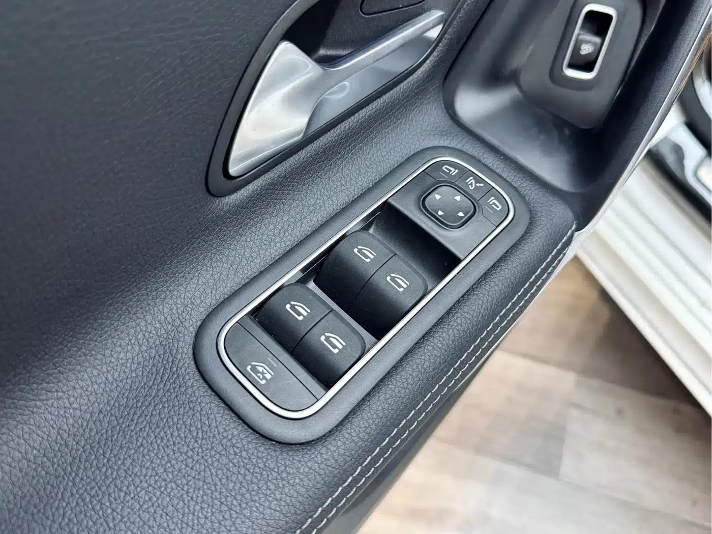 Mercedes-Benz A-Class 2021 A 200 L Sport Sedan Fashion Edition — миниатюра 12