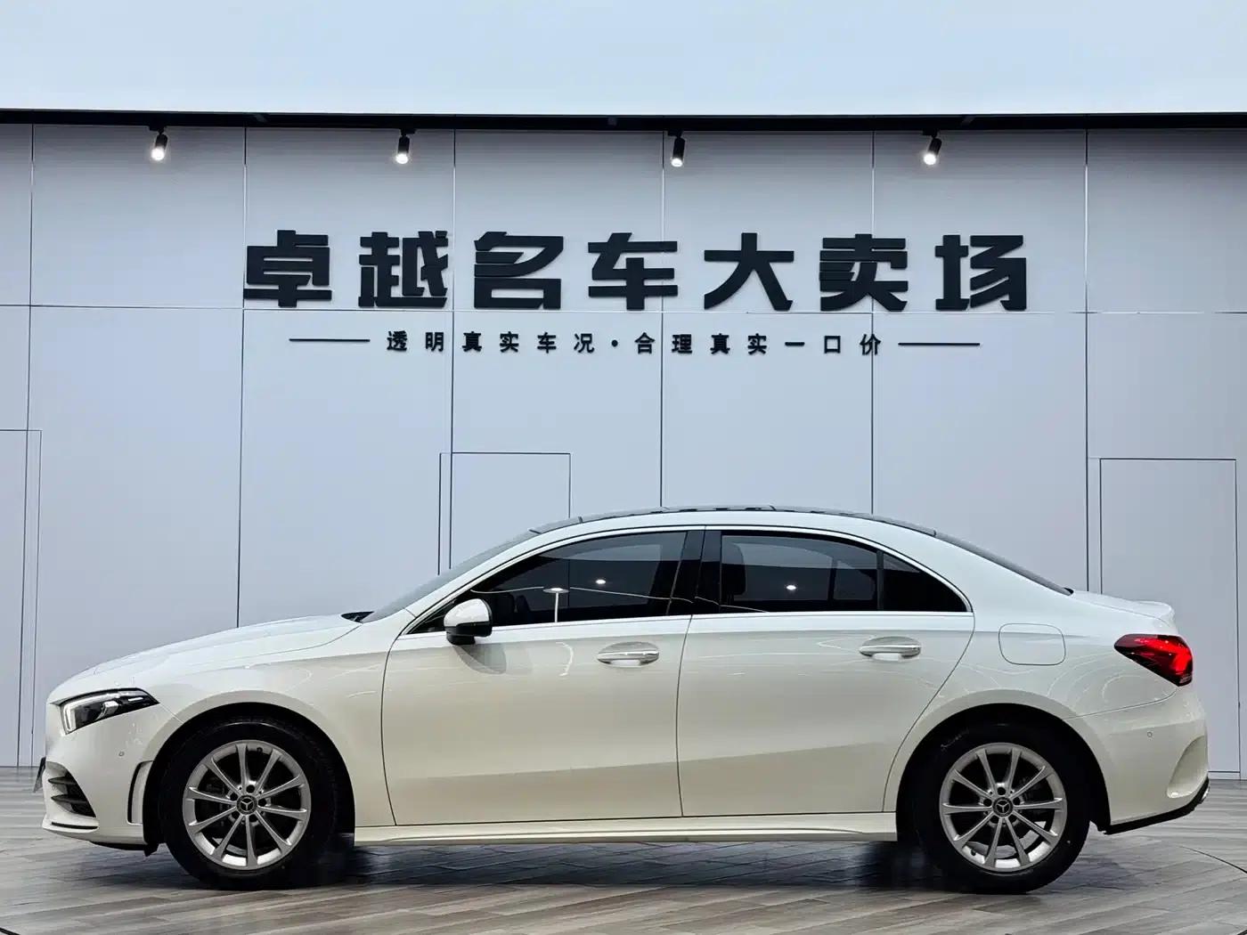 Mercedes-Benz A-Class 2021 A 200 L Sport Sedan Fashion Edition — миниатюра 4