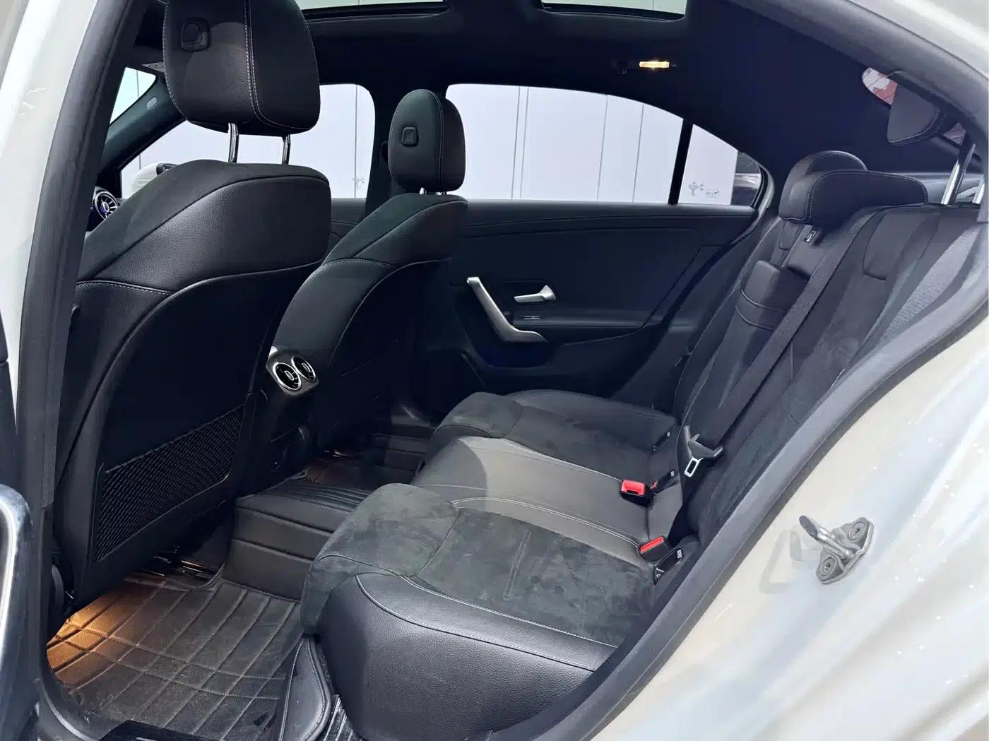 Mercedes-Benz A-Class 2021 A 200 L Sport Sedan Fashion Edition — миниатюра 10