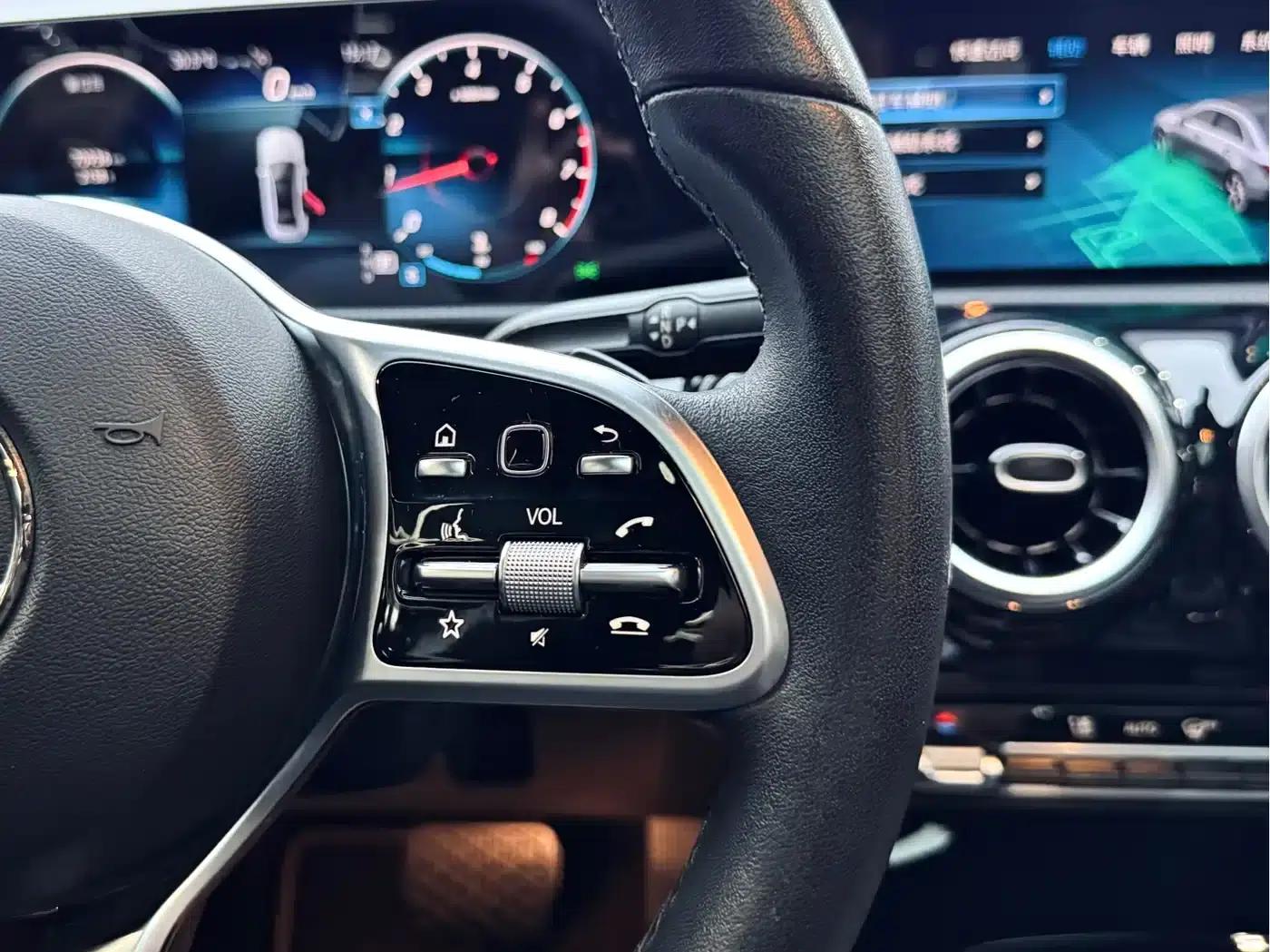 Mercedes-Benz A-Class 2022 A 200 L Sport Sedan Dynamic Edition — миниатюра 18