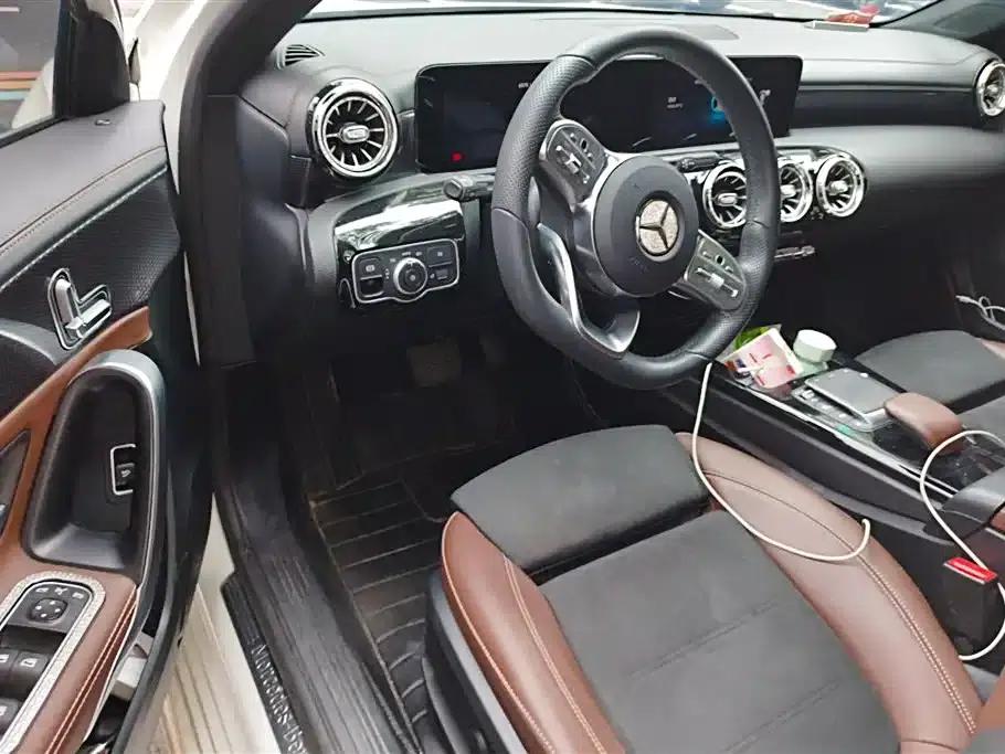 Mercedes-Benz A-Class 2021 A 200 L Sport Sedan Fashion Edition — миниатюра 12