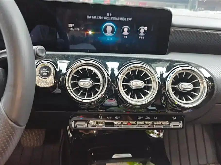 Mercedes-Benz A-Class 2021 A 200 L Sport Sedan Fashion Edition — миниатюра 13