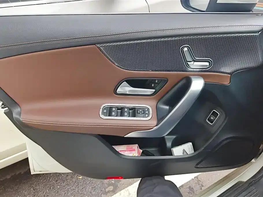 Mercedes-Benz A-Class 2021 A 200 L Sport Sedan Fashion Edition — миниатюра 7