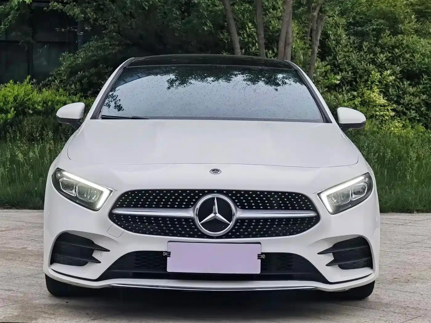 Mercedes-Benz A-Class 2022 Facelift A 200 L Sport Sedan Fashion Model — миниатюра 2