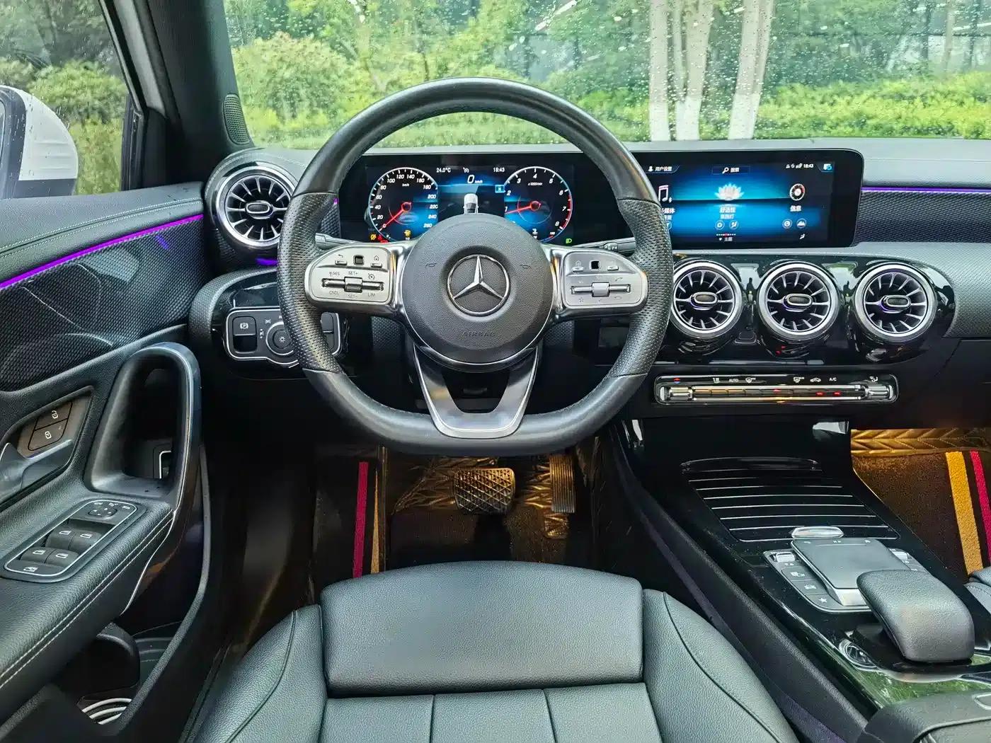 Mercedes-Benz A-Class 2022 Facelift A 200 L Sport Sedan Fashion Model — миниатюра 12