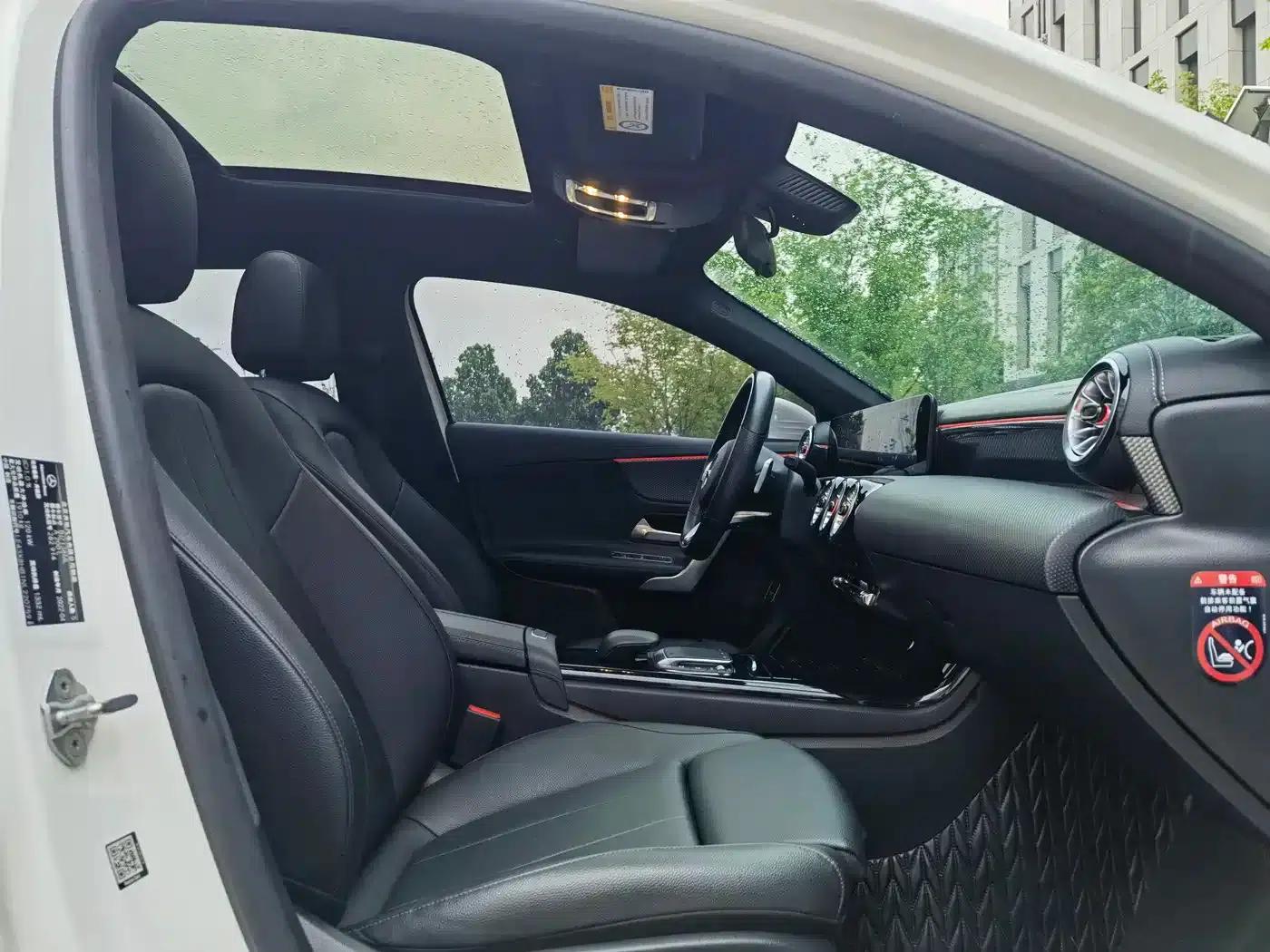 Mercedes-Benz A-Class 2022 Facelift A 200 L Sport Sedan Fashion Model — миниатюра 13