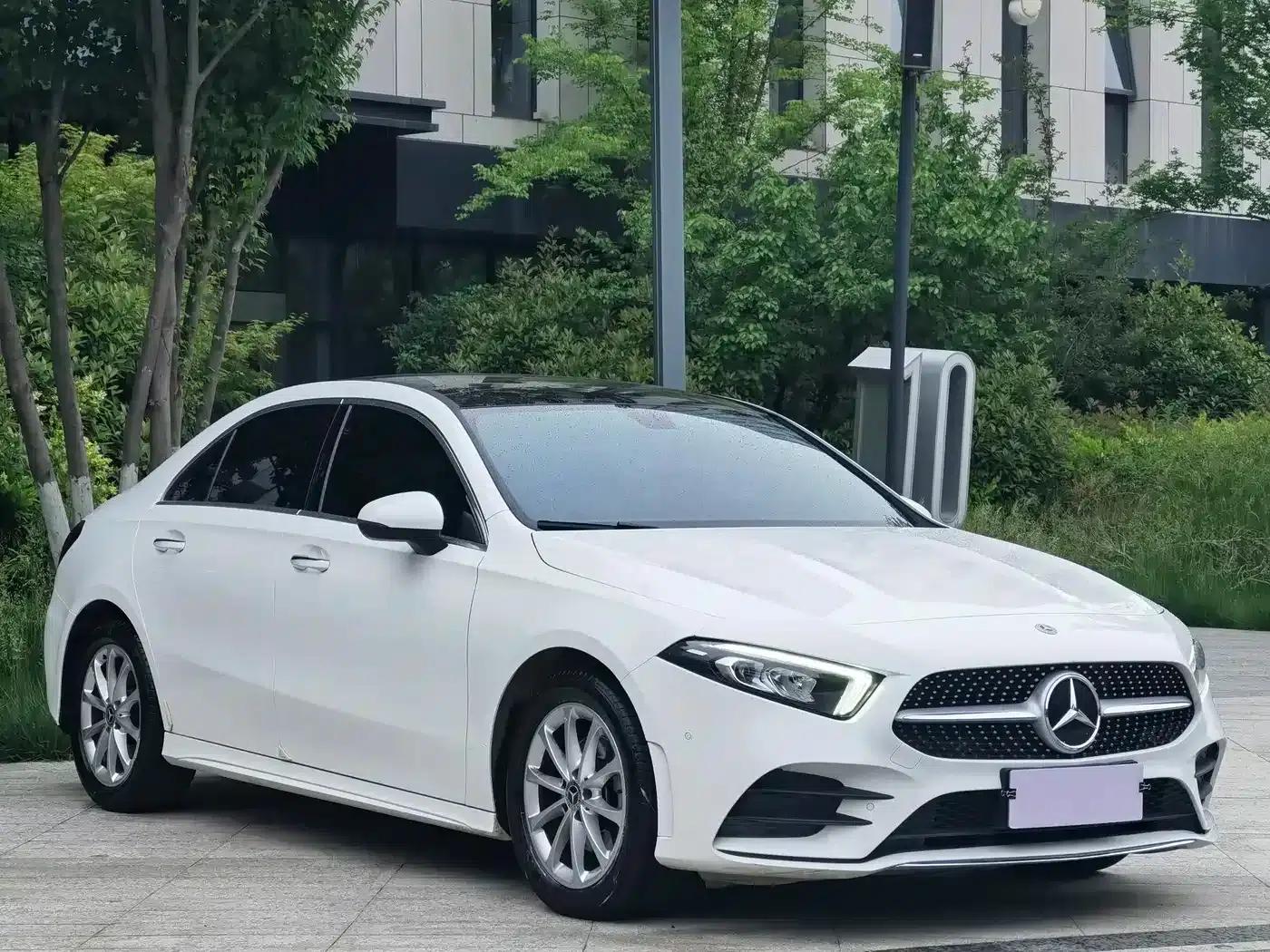 Mercedes-Benz A-Class 2022 Facelift A 200 L Sport Sedan Fashion Model — миниатюра 3