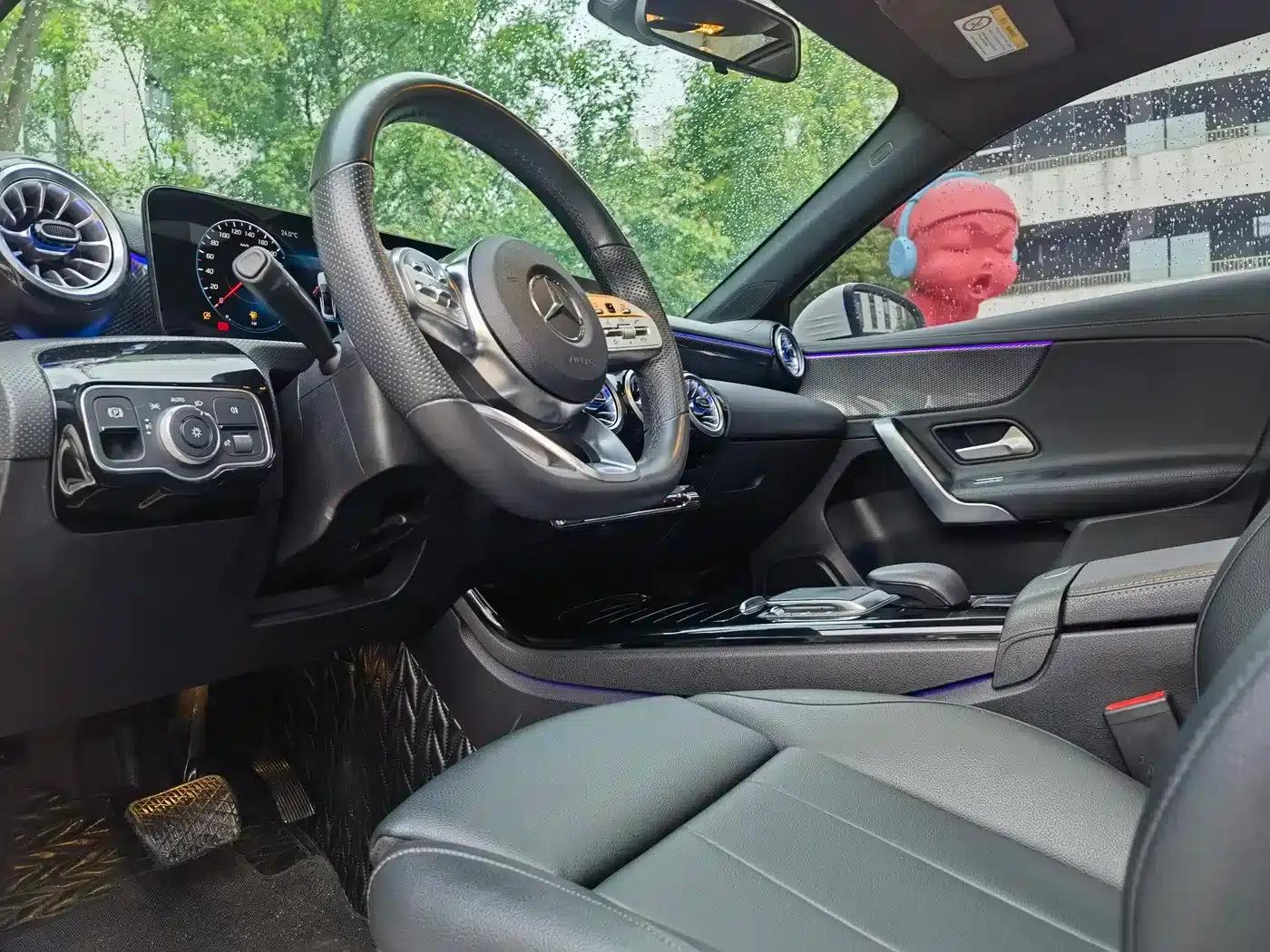 Mercedes-Benz A-Class 2022 Facelift A 200 L Sport Sedan Fashion Model — миниатюра 7