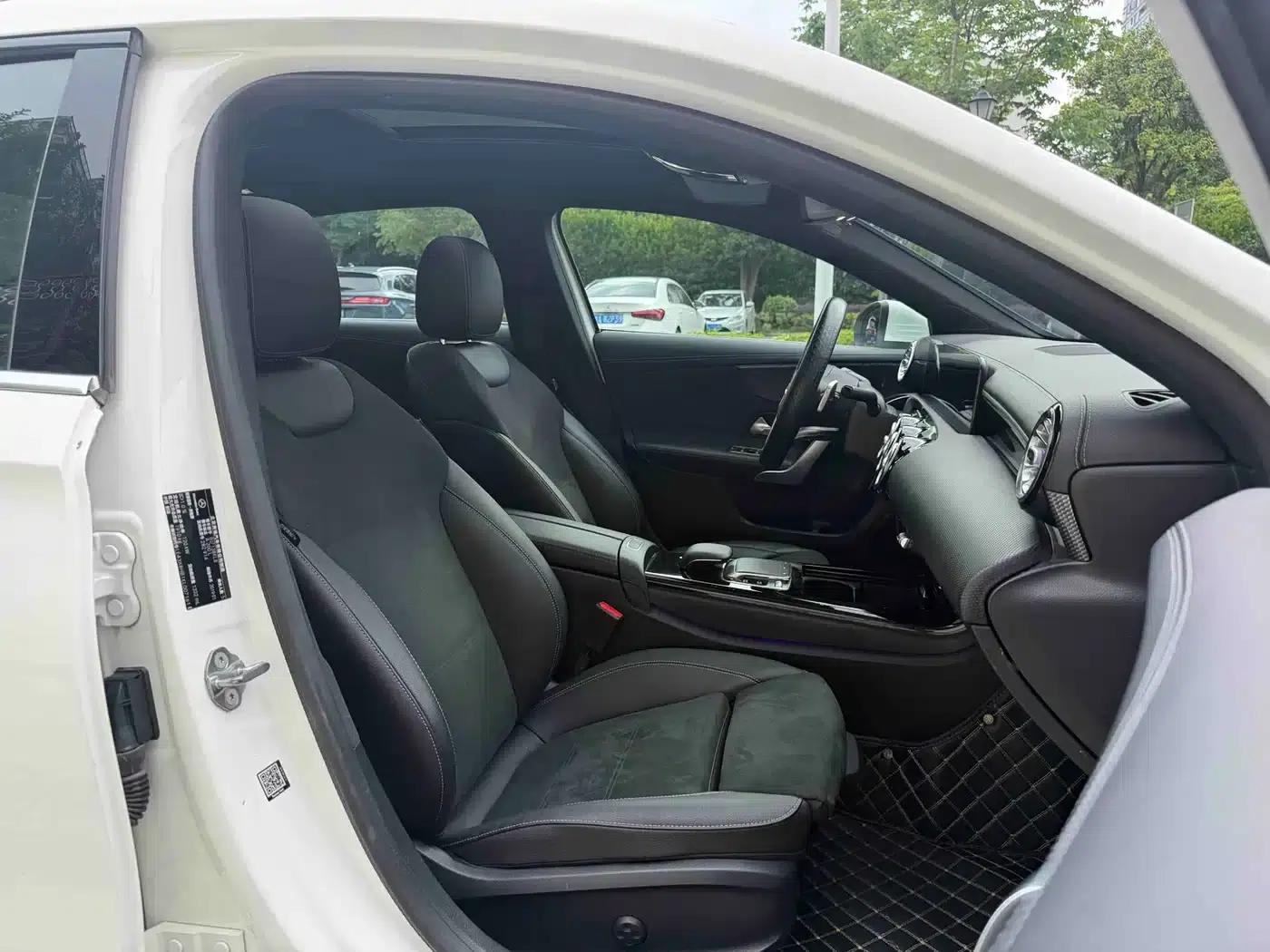 2019 Mercedes-Benz A-Class A 200 L Sport Sedan — миниатюра 12