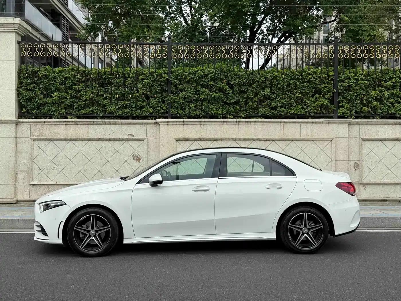 2019 Mercedes-Benz A-Class A 200 L Sport Sedan — миниатюра 3