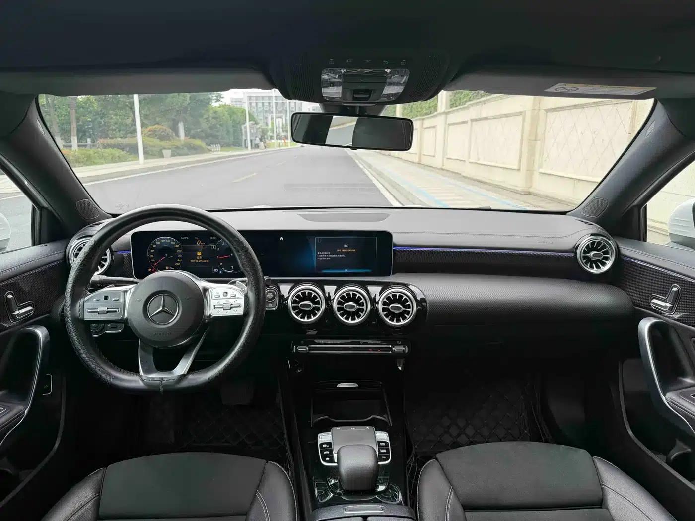 2019 Mercedes-Benz A-Class A 200 L Sport Sedan — миниатюра 8