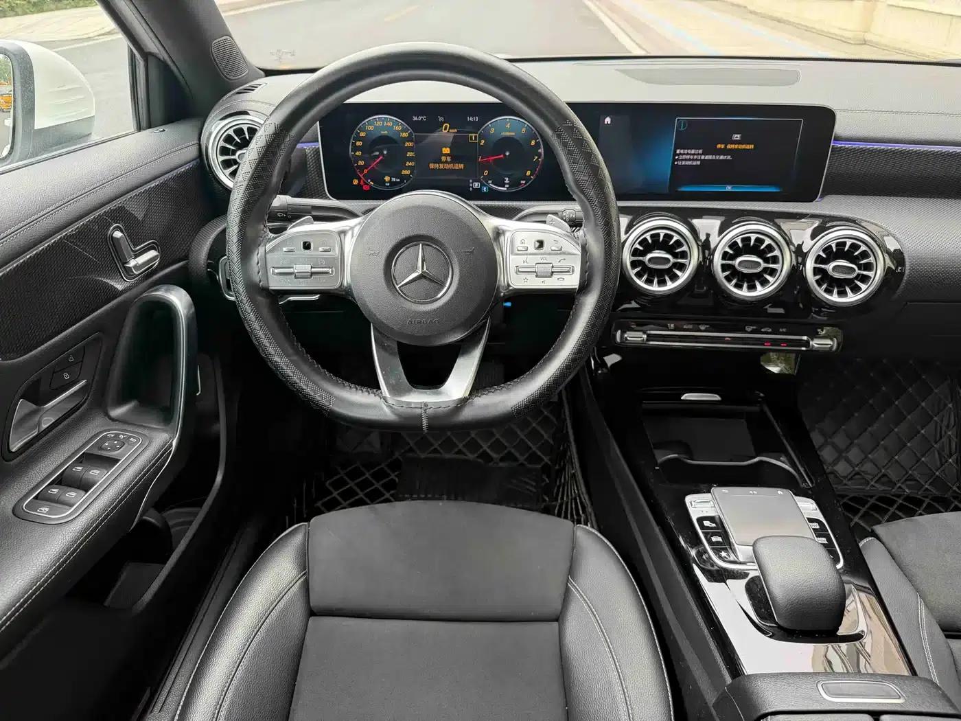 2019 Mercedes-Benz A-Class A 200 L Sport Sedan — миниатюра 9