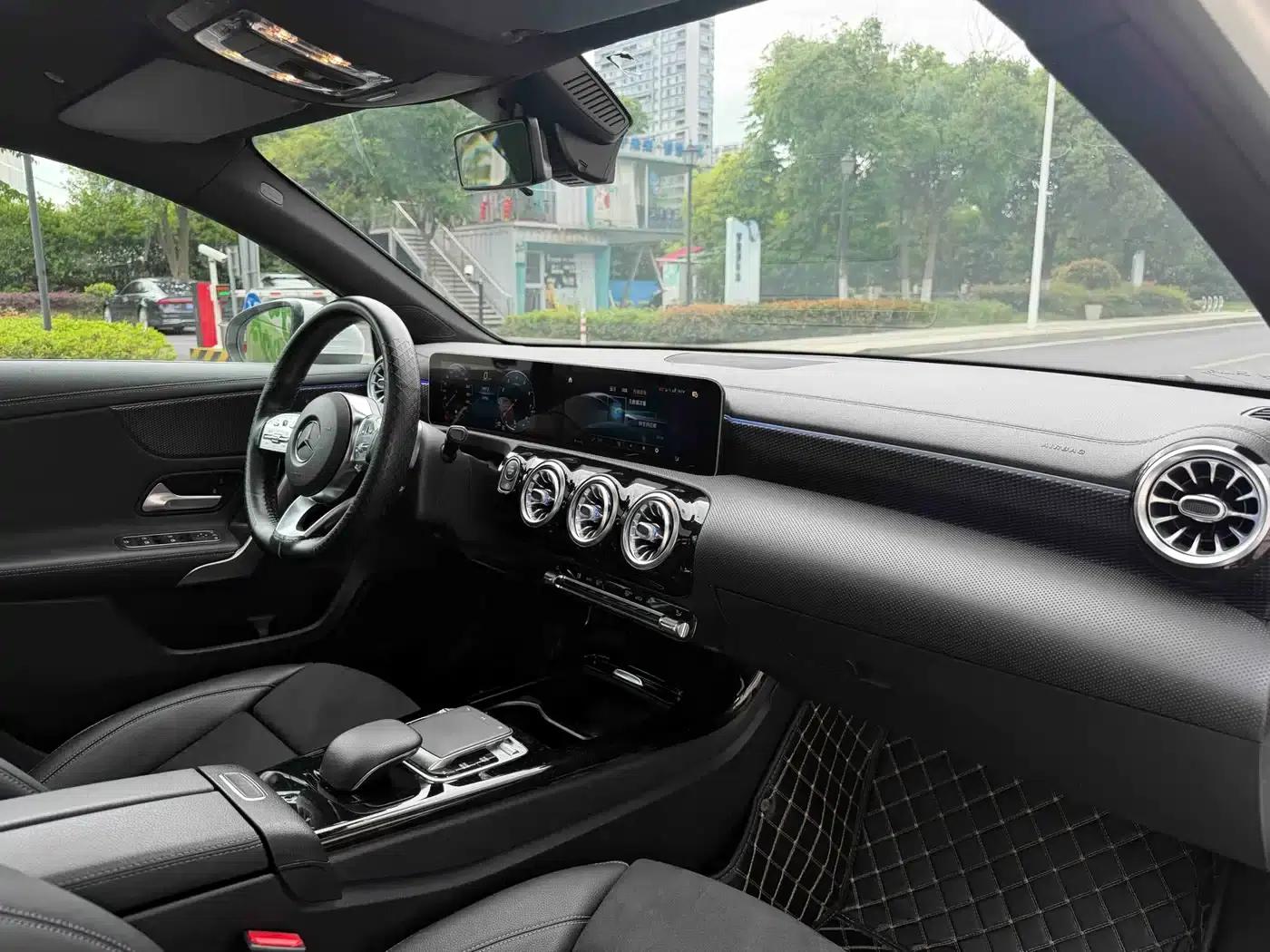 2019 Mercedes-Benz A-Class A 200 L Sport Sedan — миниатюра 10