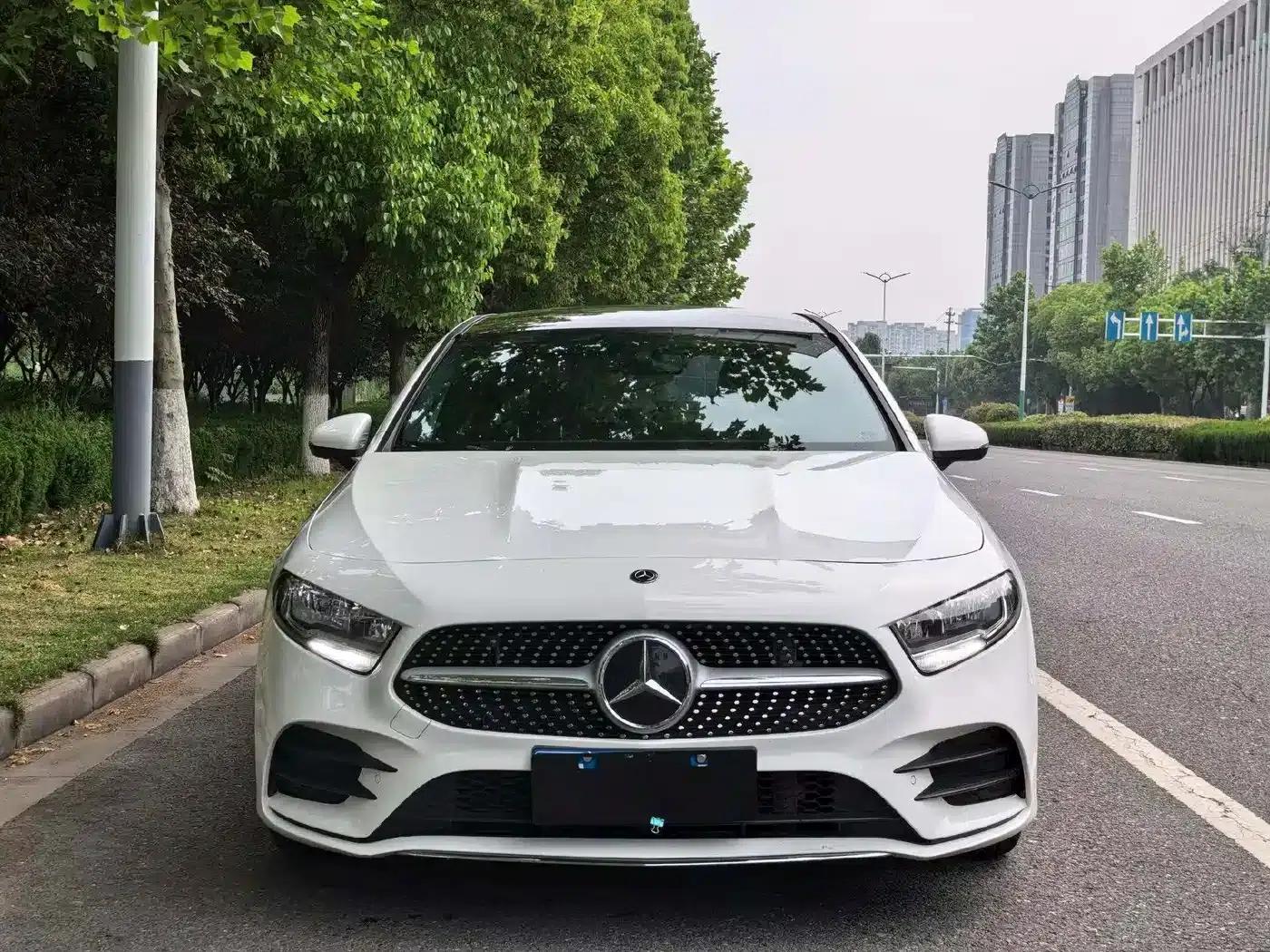 2019 Mercedes-Benz A-Class A 180 L Sport Sedan — миниатюра 2