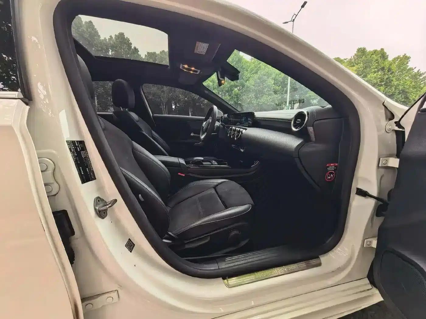 2019 Mercedes-Benz A-Class A 180 L Sport Sedan — миниатюра 3