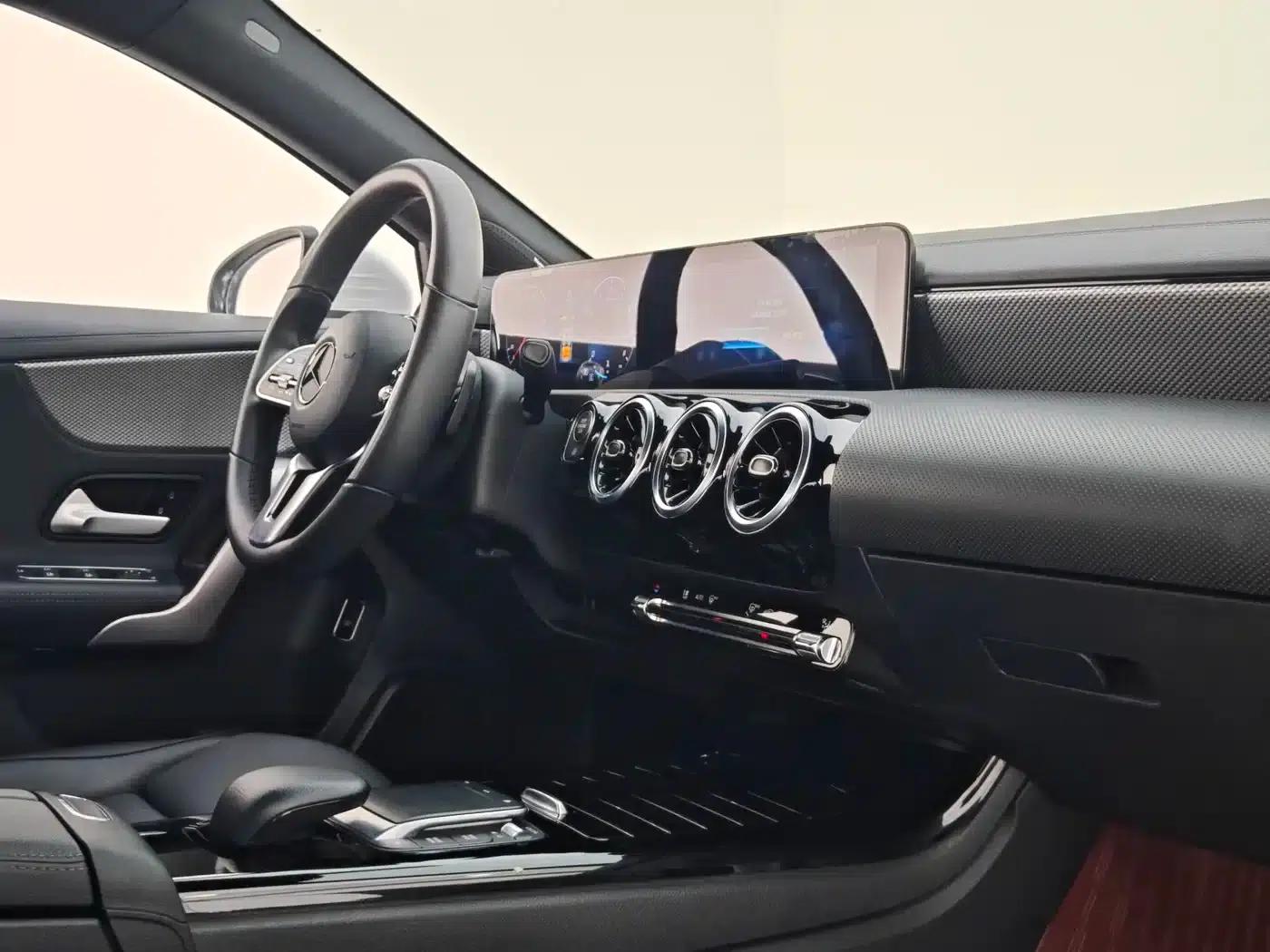 Mercedes-Benz A-Class 2021 Facelift A 180 L Sport Sedan — миниатюра 11