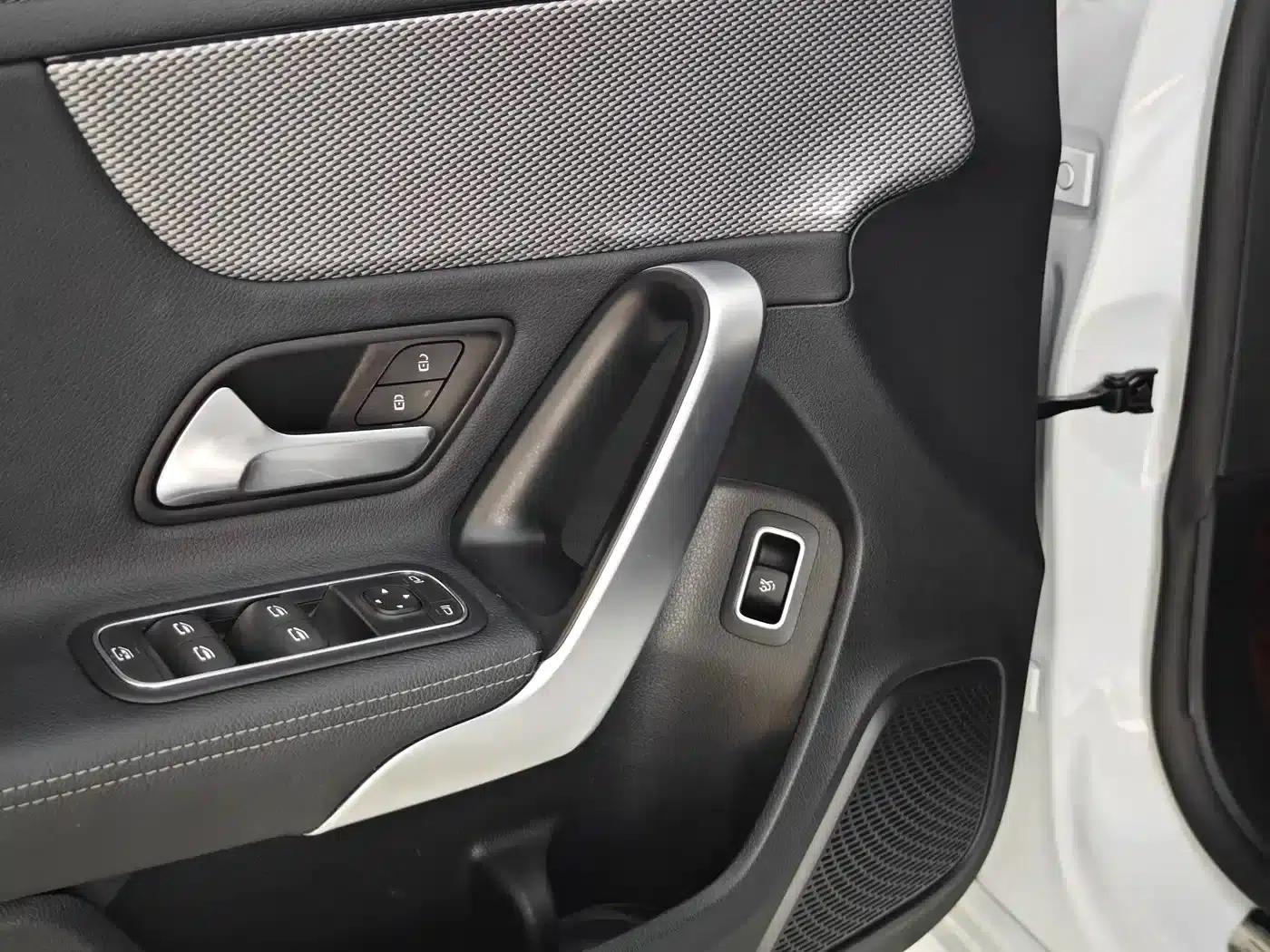Mercedes-Benz A-Class 2021 Facelift A 180 L Sport Sedan — миниатюра 14