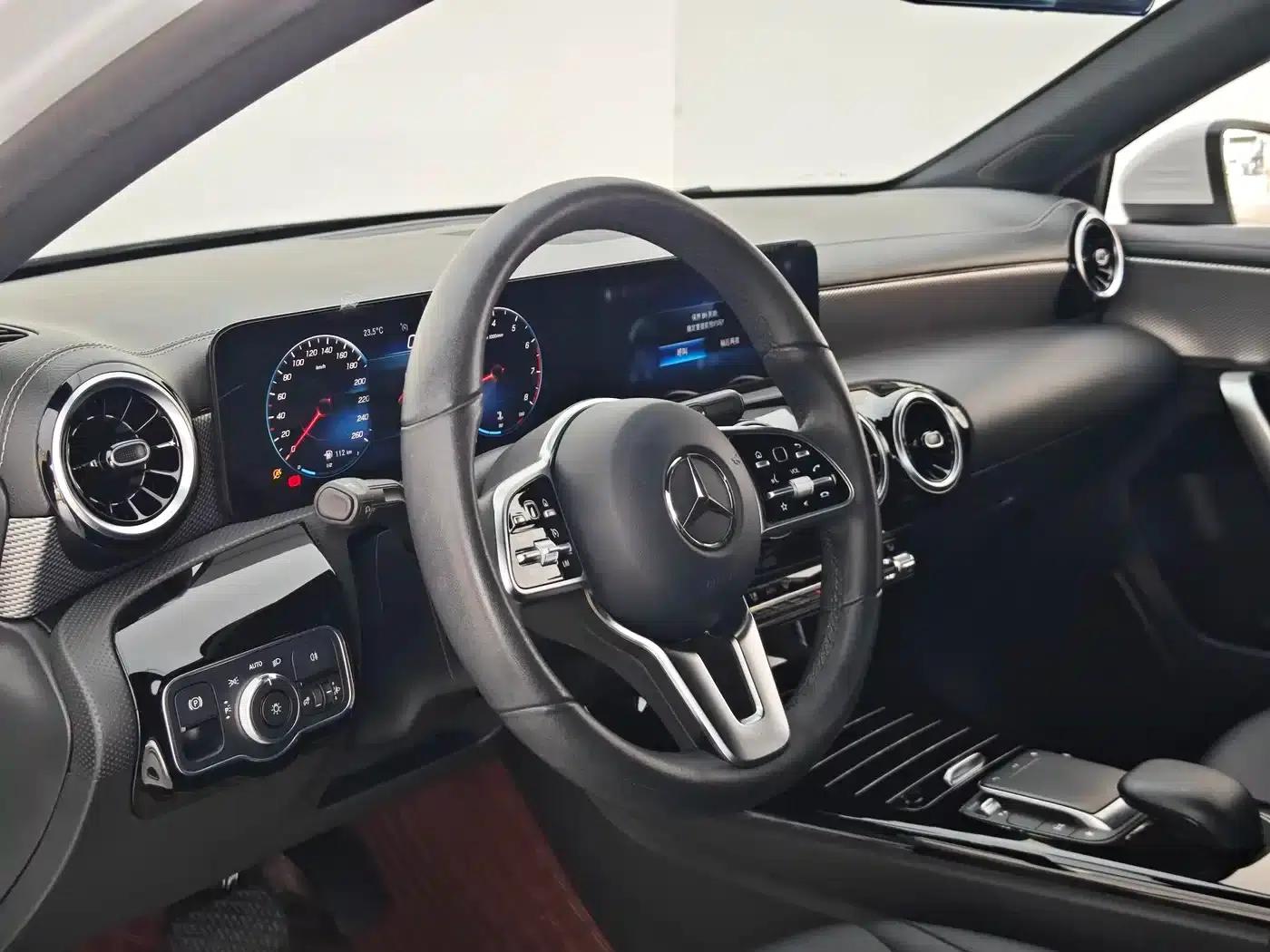 Mercedes-Benz A-Class 2021 Facelift A 180 L Sport Sedan — миниатюра 15