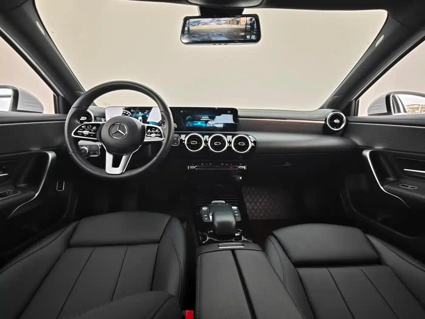 Mercedes-Benz A-Class 2021 Facelift A 180 L Sport Sedan — миниатюра 16