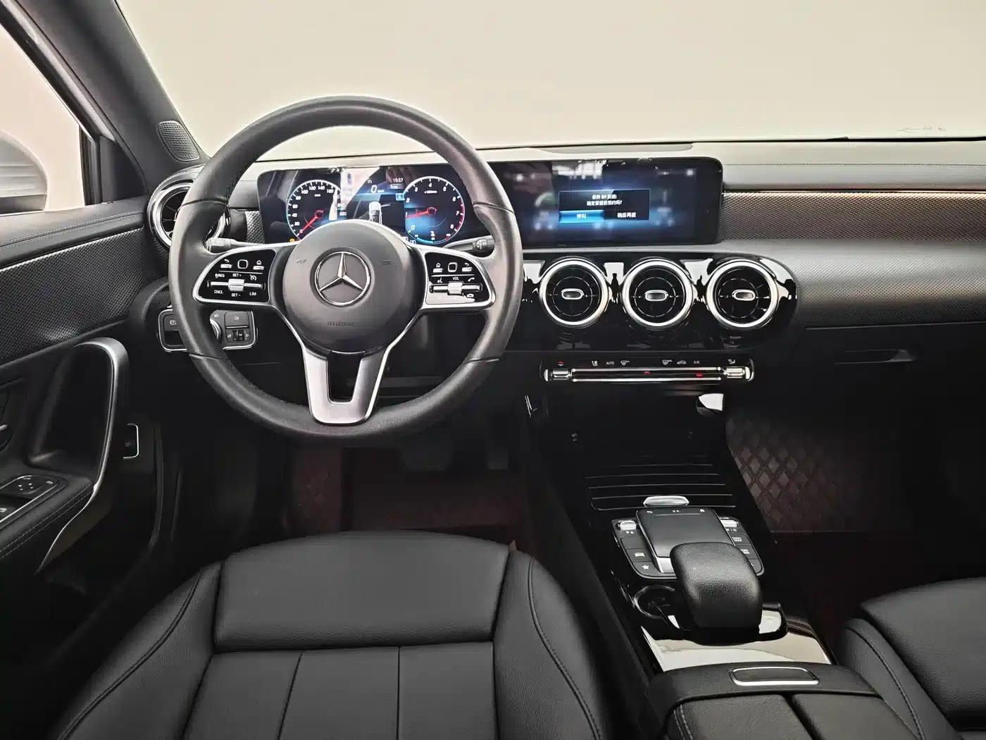 Mercedes-Benz A-Class 2021 Facelift A 180 L Sport Sedan — миниатюра 17