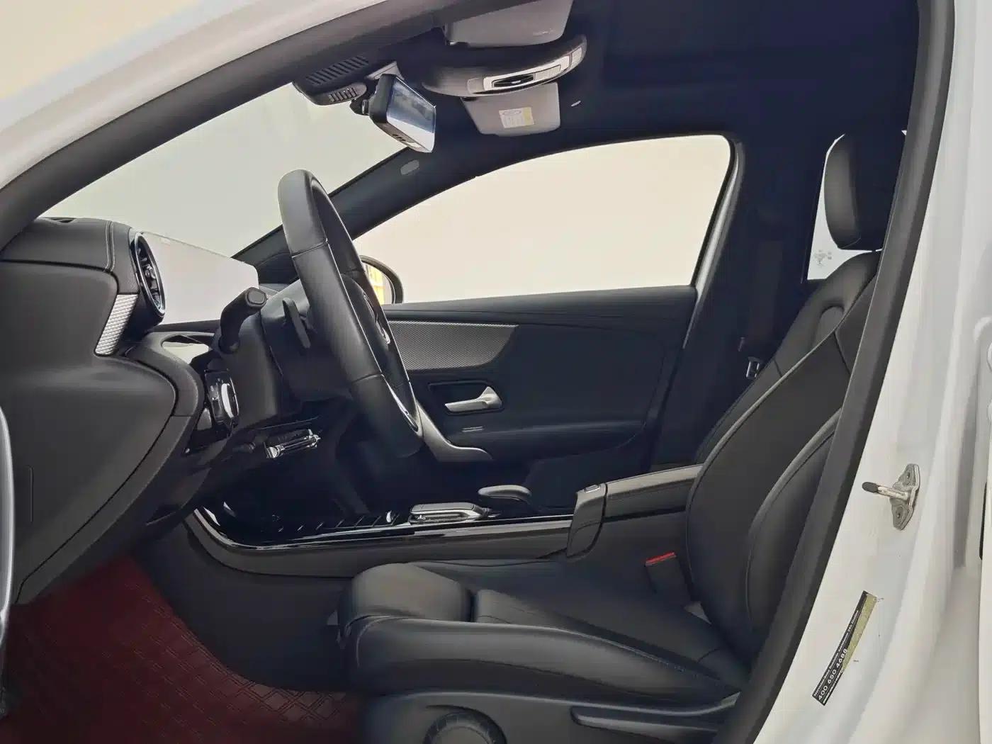 Mercedes-Benz A-Class 2021 Facelift A 180 L Sport Sedan — миниатюра 7