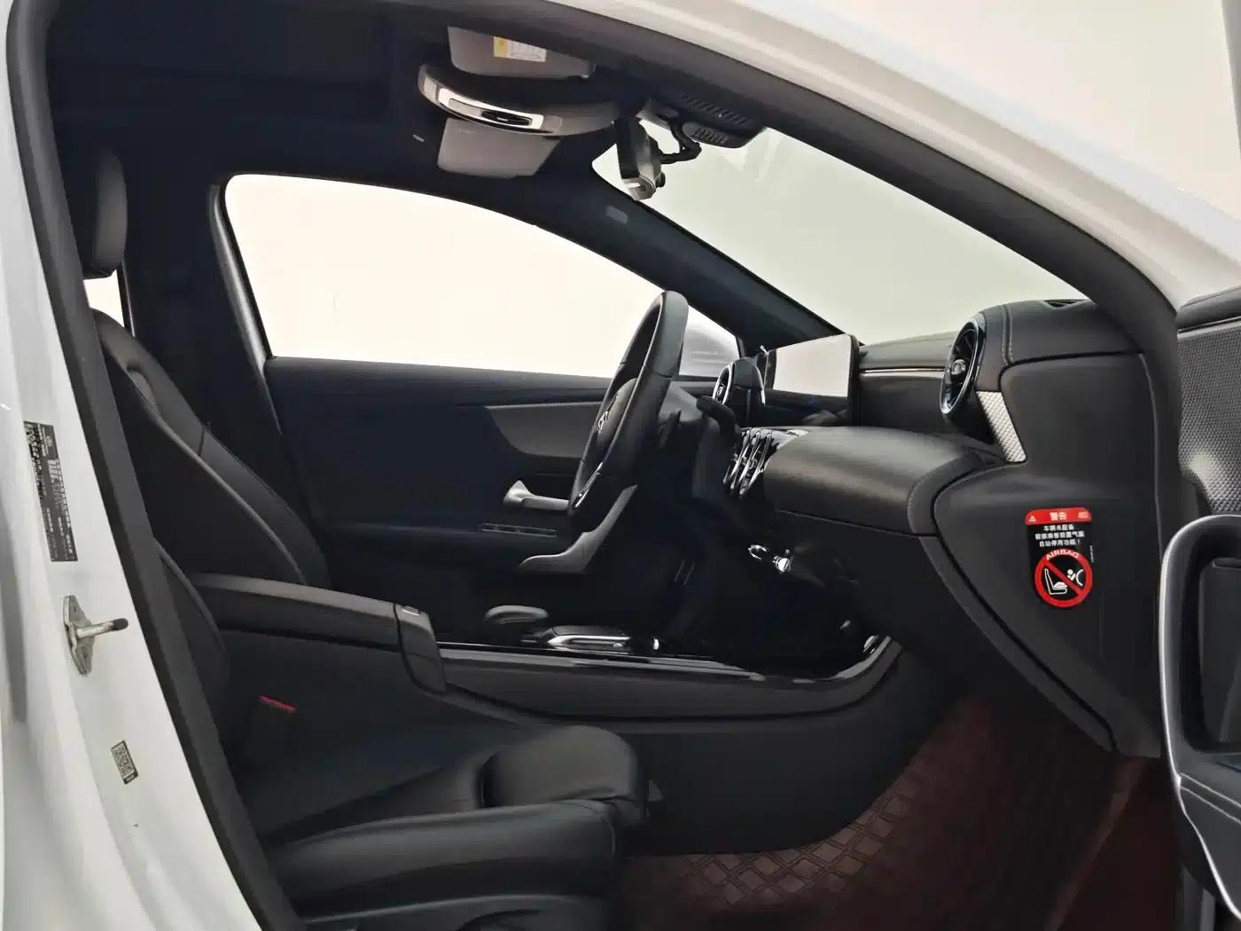 Mercedes-Benz A-Class 2021 Facelift A 180 L Sport Sedan — миниатюра 10
