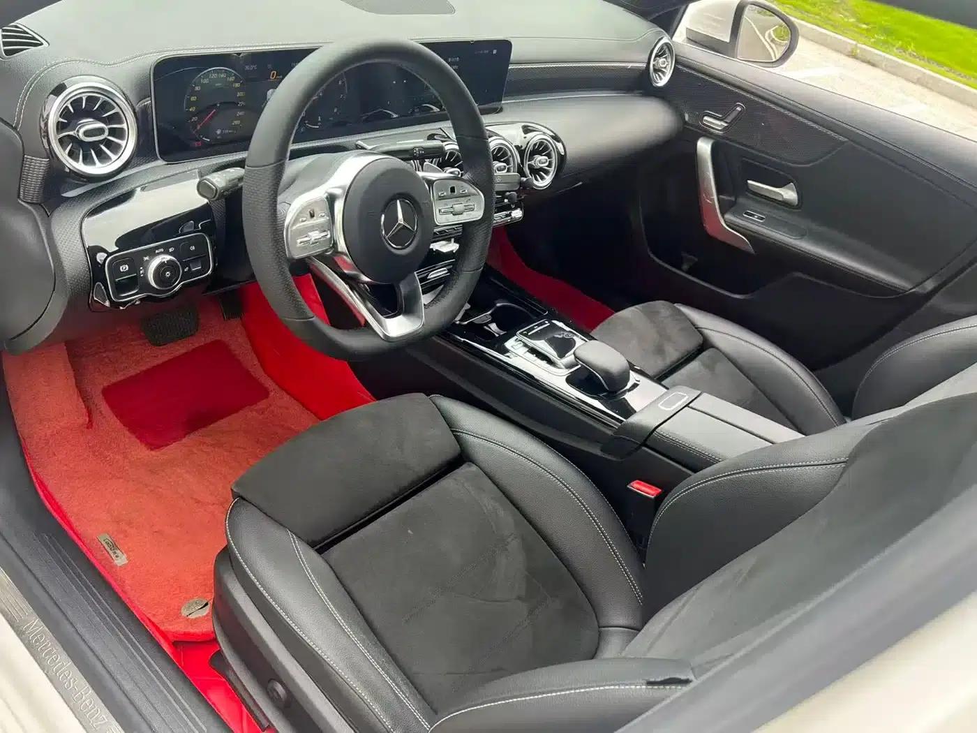 Mercedes-Benz A-Class 2020 A 200 L Sport Sedan — миниатюра 4