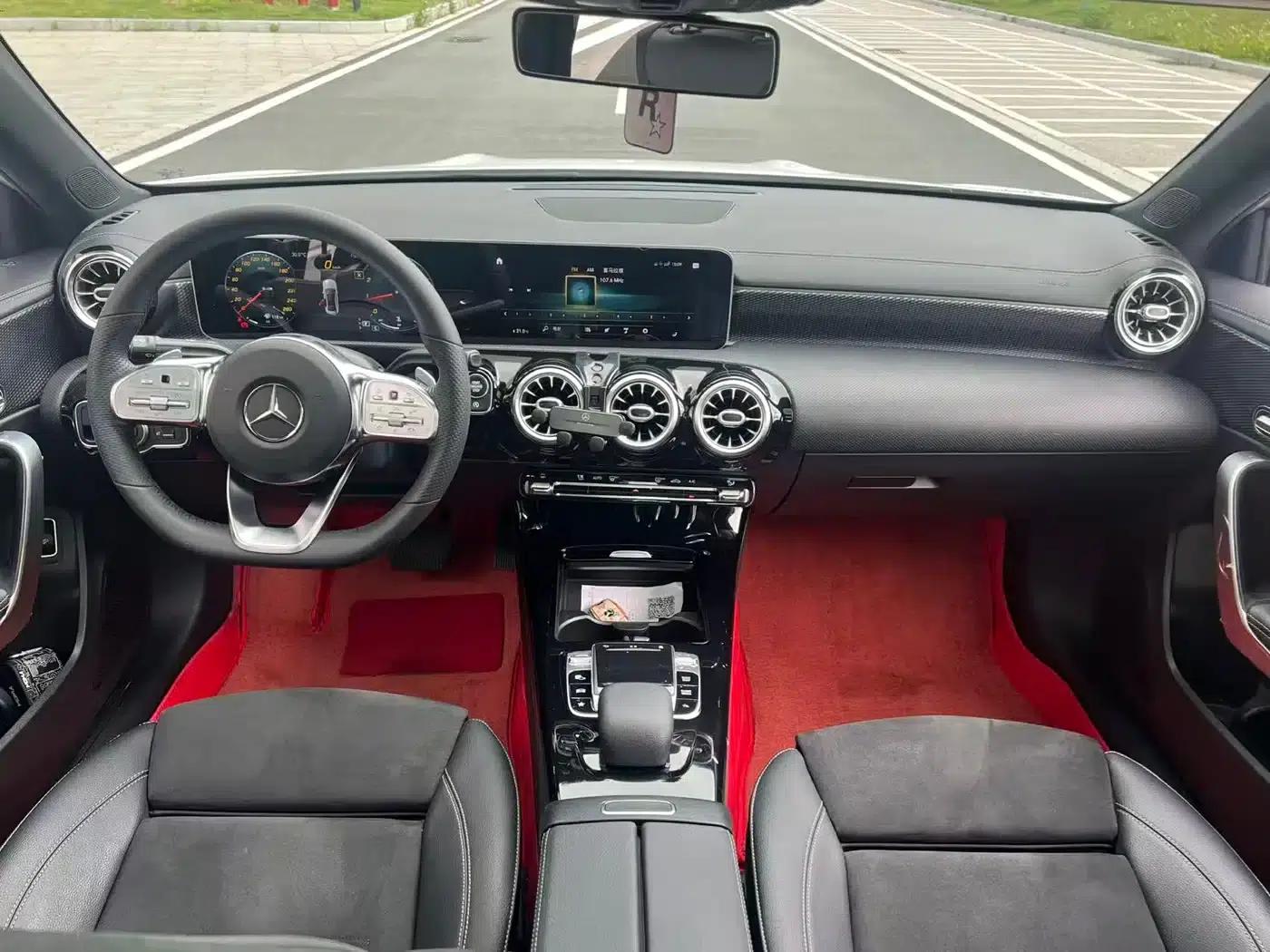 Mercedes-Benz A-Class 2020 A 200 L Sport Sedan — миниатюра 6