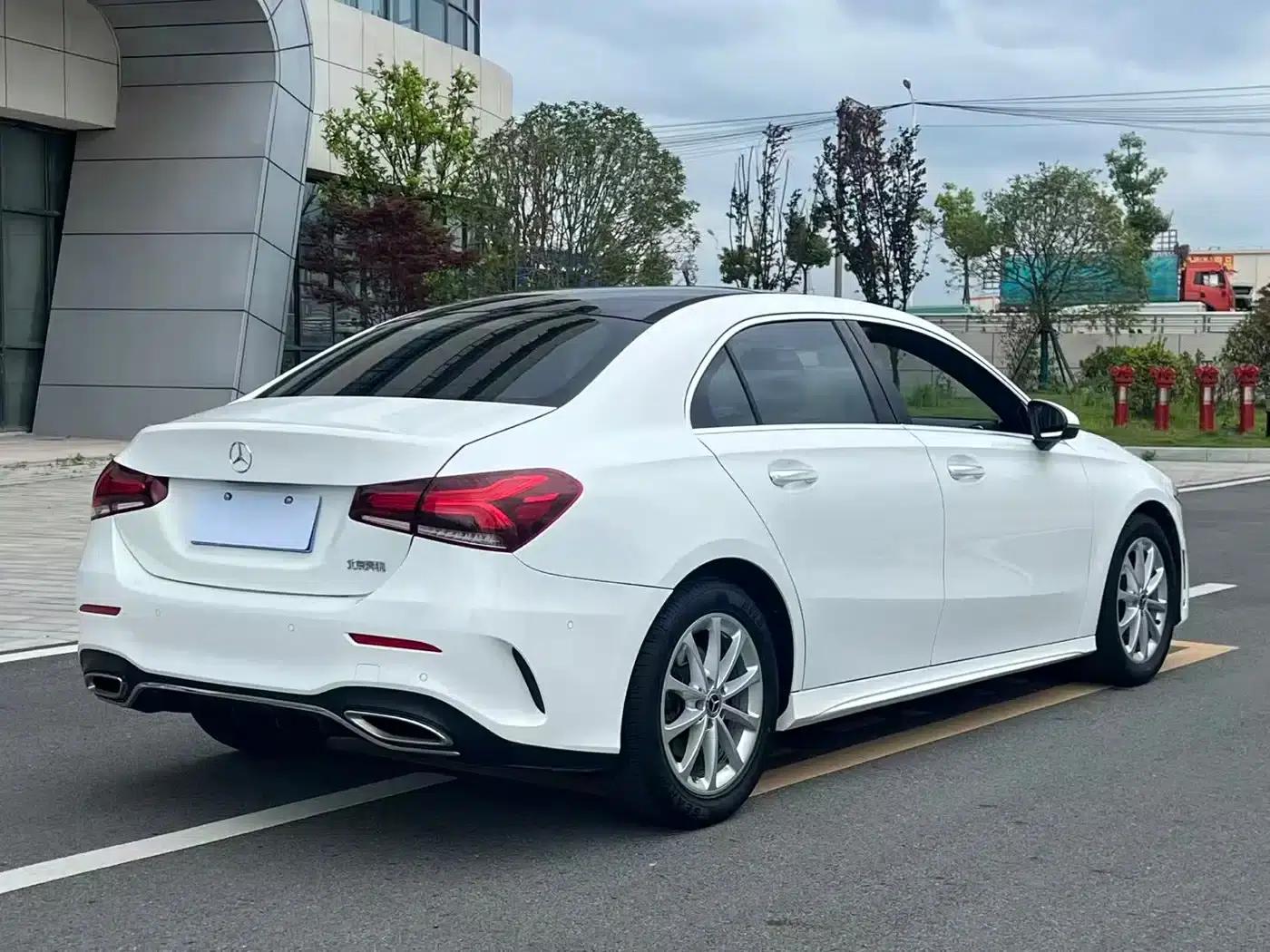 Mercedes-Benz A-Class 2020 A 200 L Sport Sedan — миниатюра 10