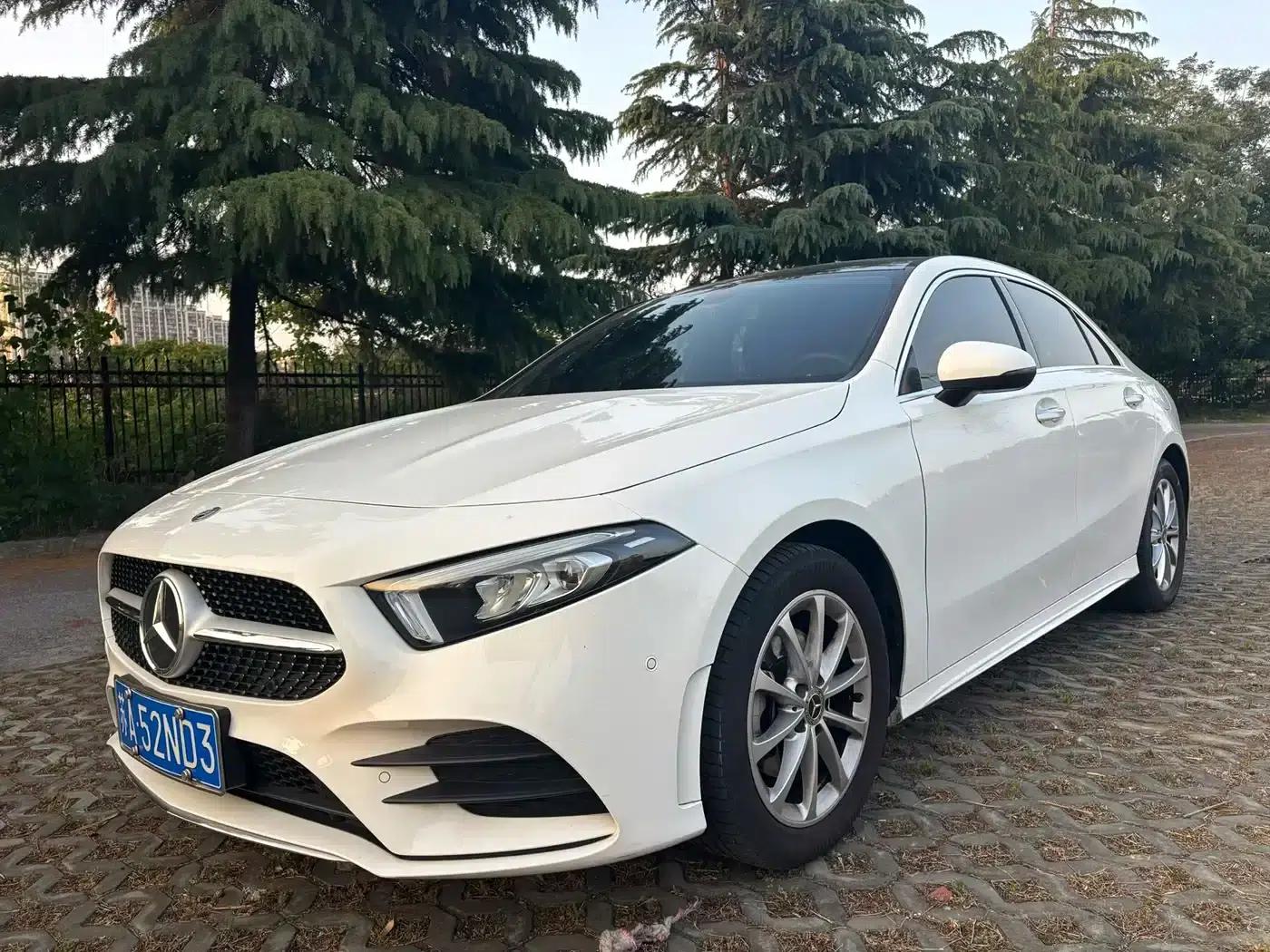 Mercedes-Benz A-Class 2020 Facelift A 200 L Sport Sedan Fashion Model — миниатюра 1