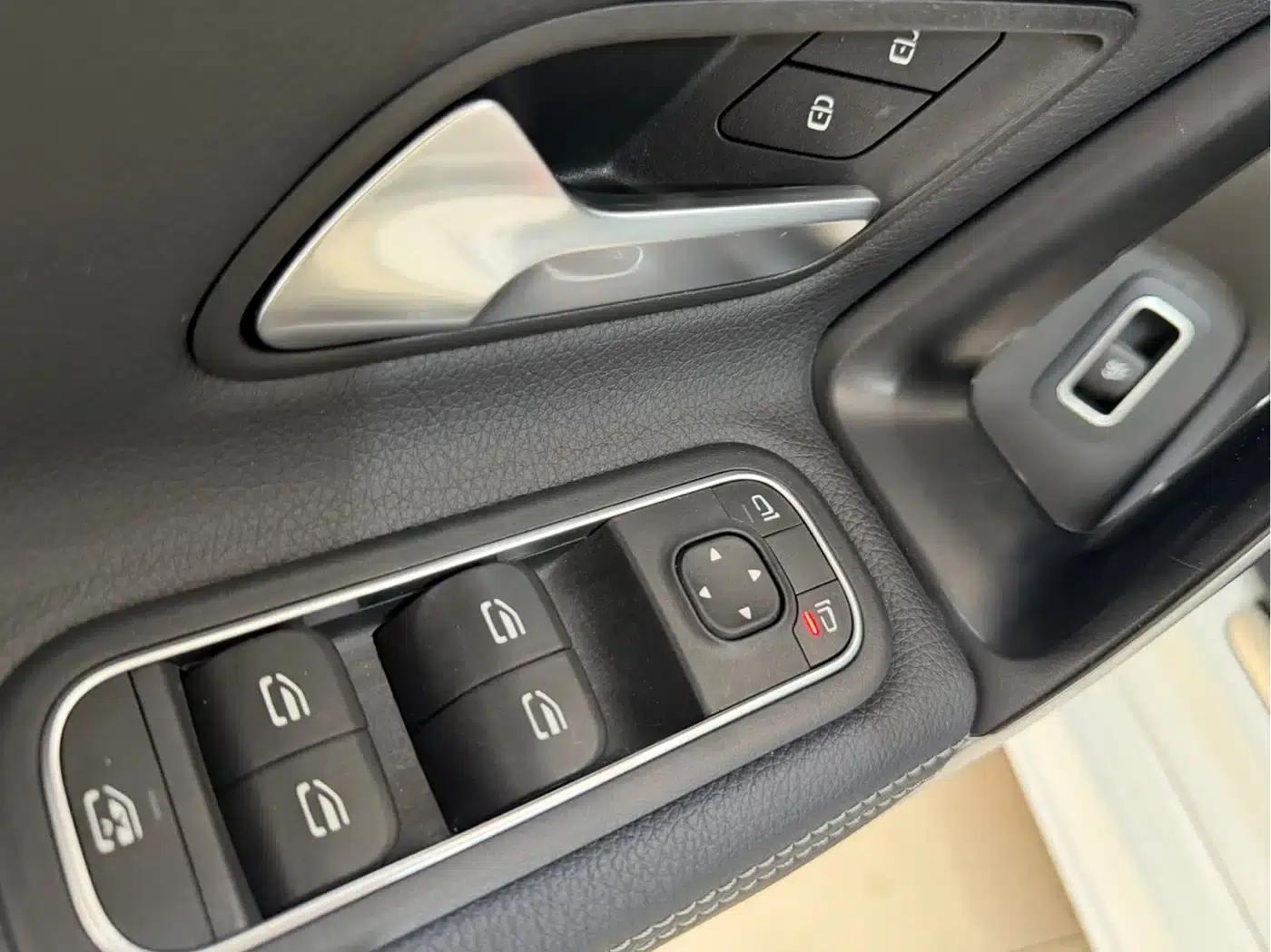 2023 Mercedes-Benz A-Class A 180 L — миниатюра 17