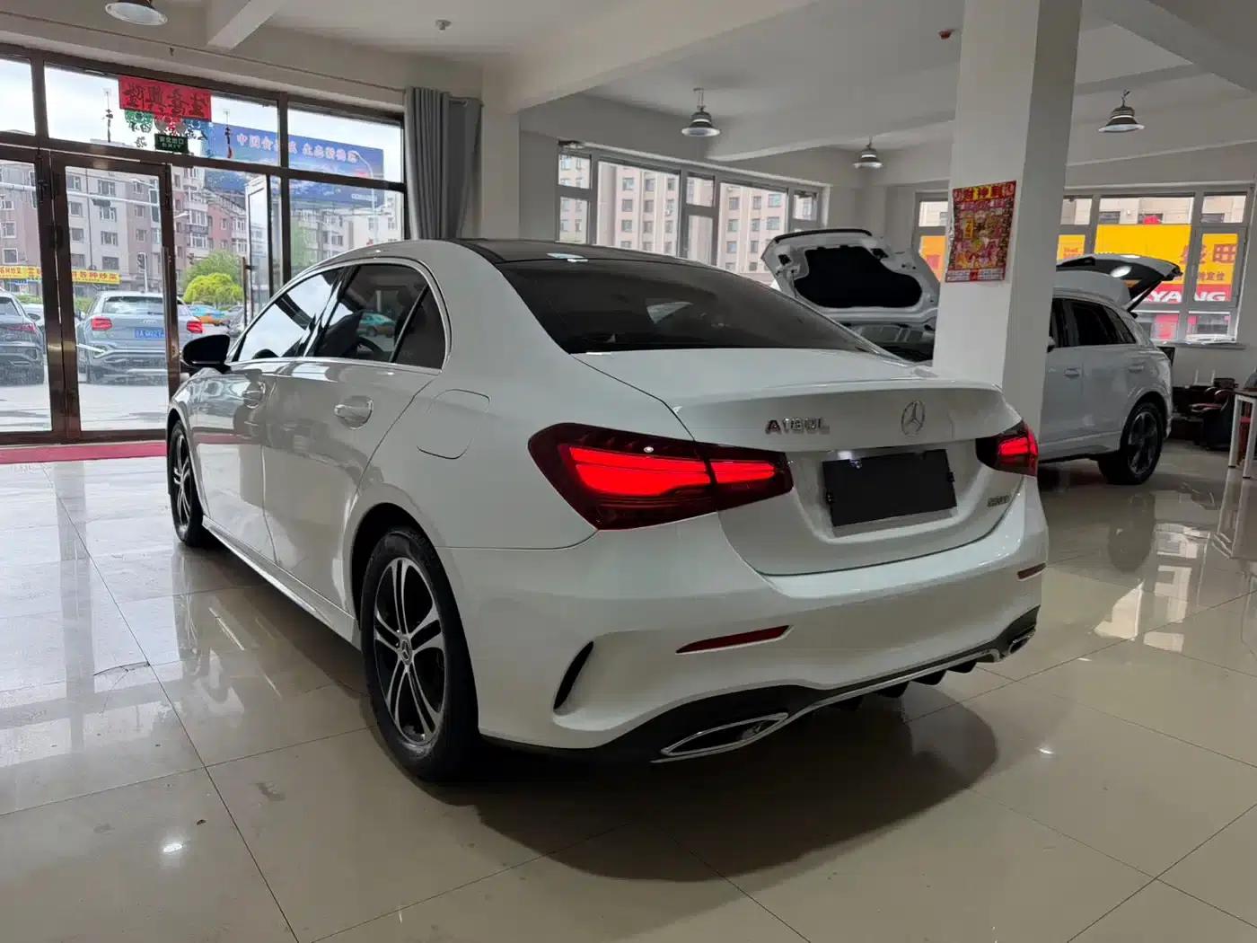 2023 Mercedes-Benz A-Class A 180 L — миниатюра 4