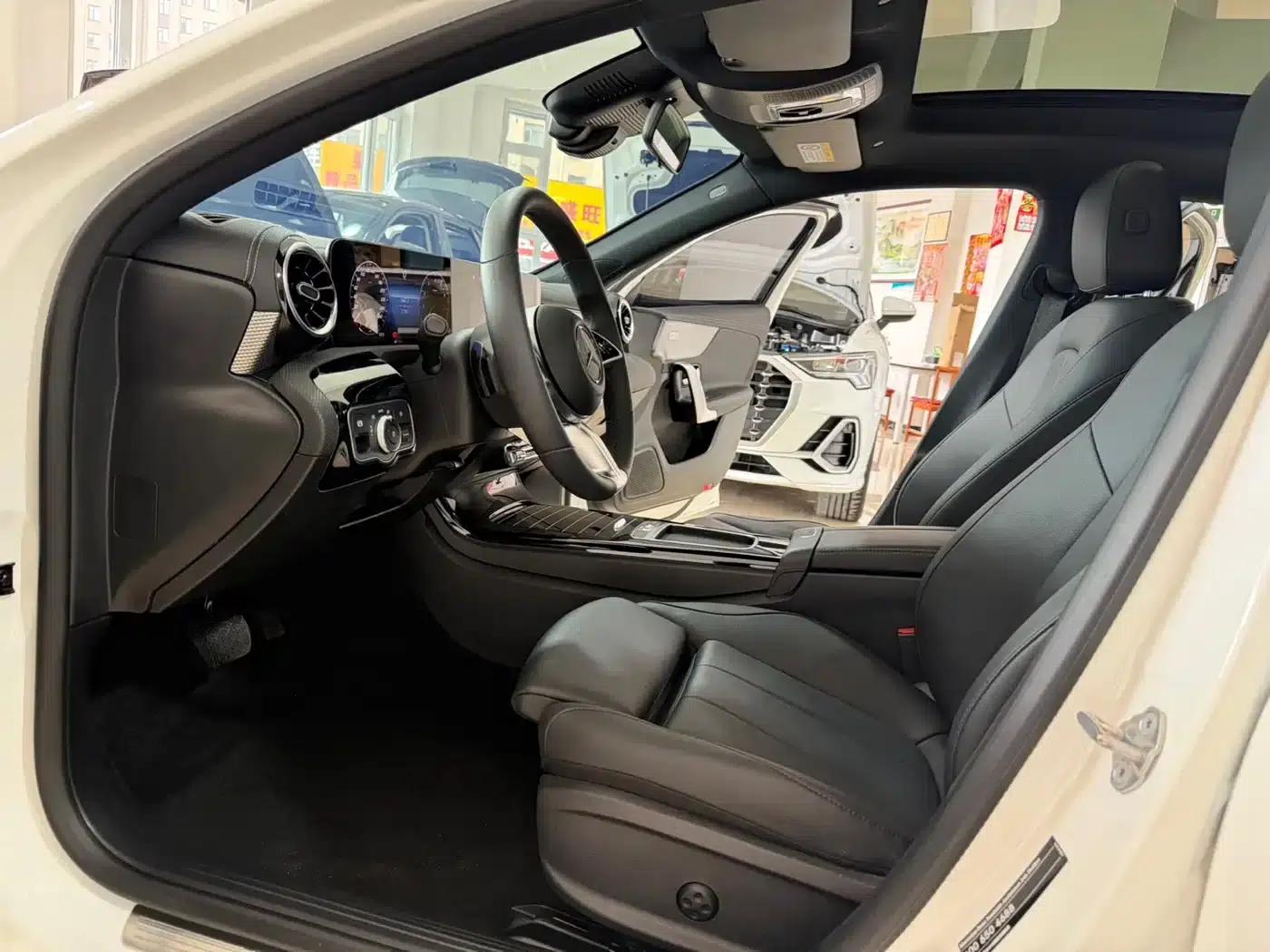 2023 Mercedes-Benz A-Class A 180 L — миниатюра 8