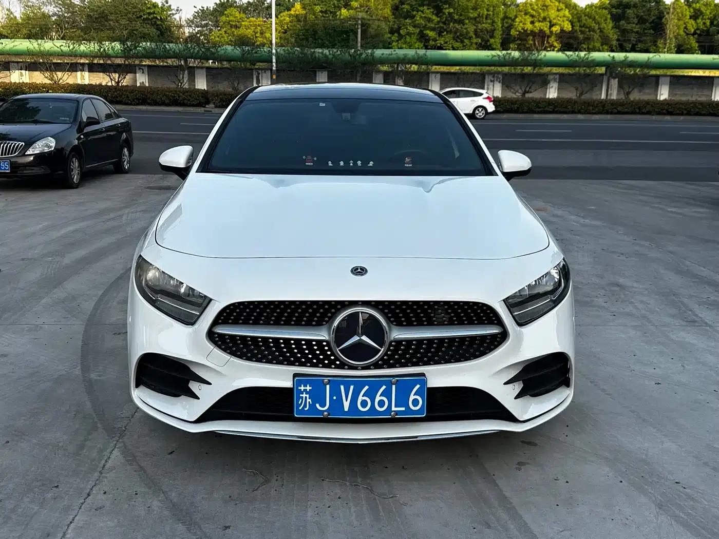 2019 Mercedes-Benz A-Class A 180 L Sport Sedan — миниатюра 2