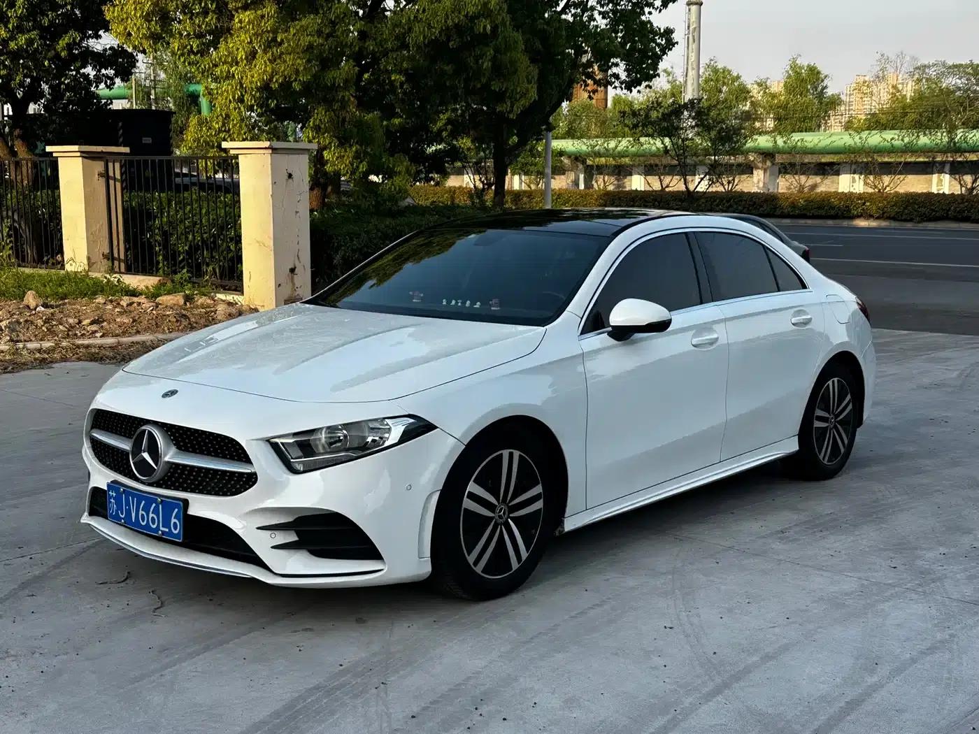 2019 Mercedes-Benz A-Class A 180 L Sport Sedan — миниатюра 3