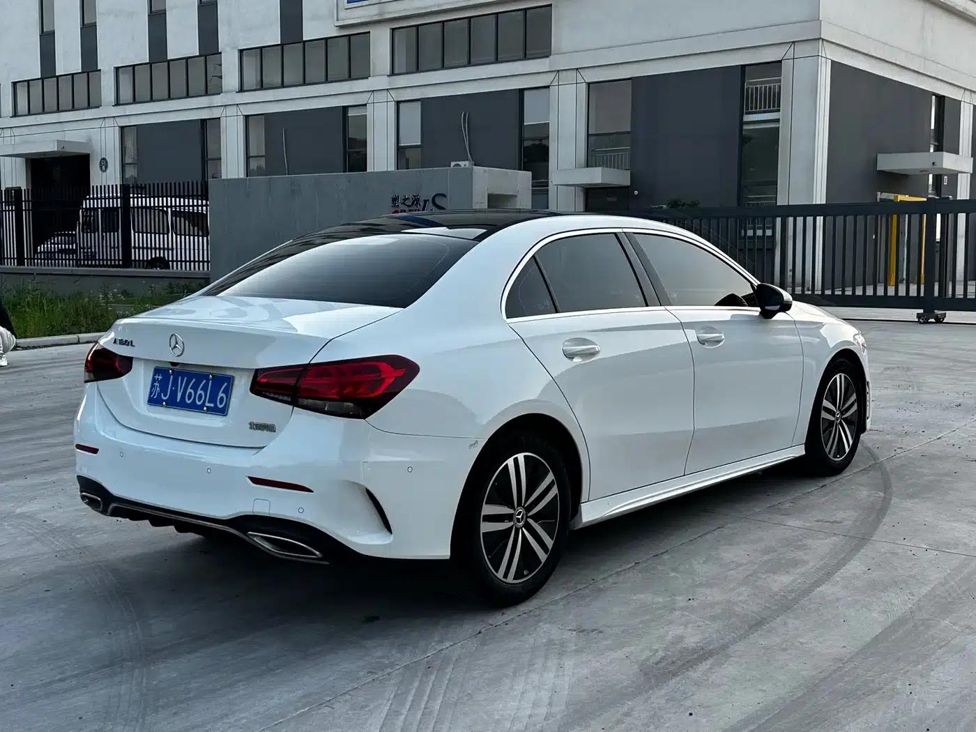 2019 Mercedes-Benz A-Class A 180 L Sport Sedan — миниатюра 9