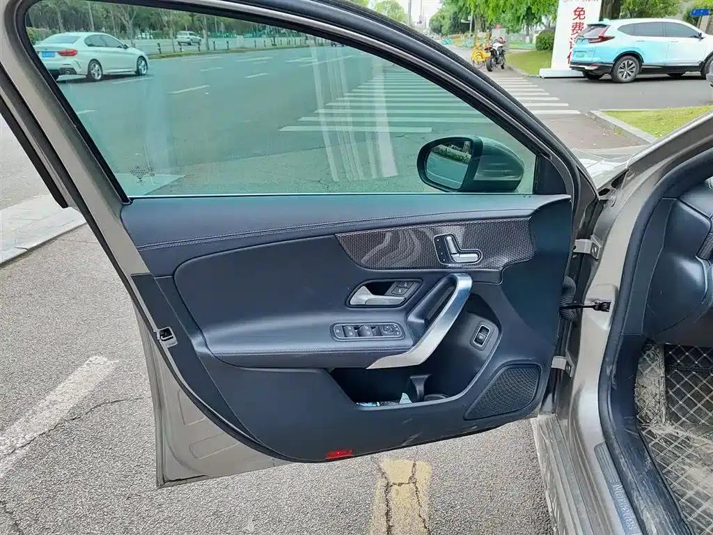 2021 Mercedes-Benz A-Class A 200 L Sport Sedan Dynamic — миниатюра 6
