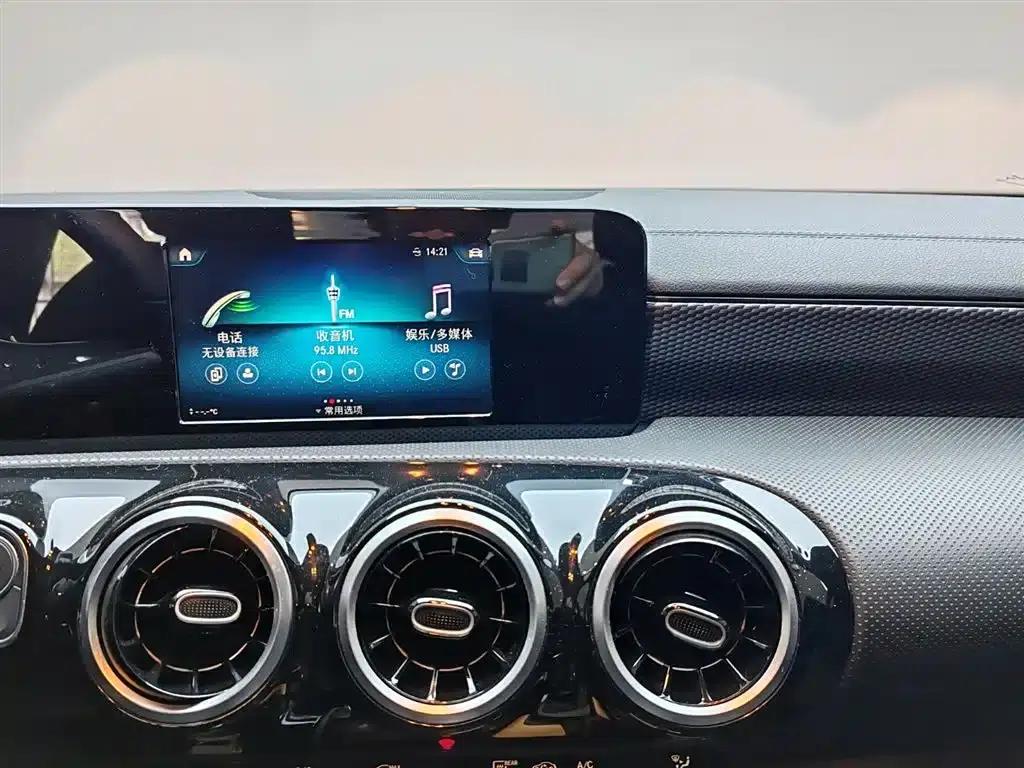 2019 Mercedes-Benz A-Class A 180 L Sport Sedan — миниатюра 13