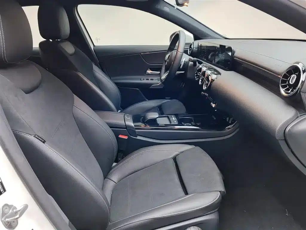2019 Mercedes-Benz A-Class A 180 L Sport Sedan — миниатюра 16
