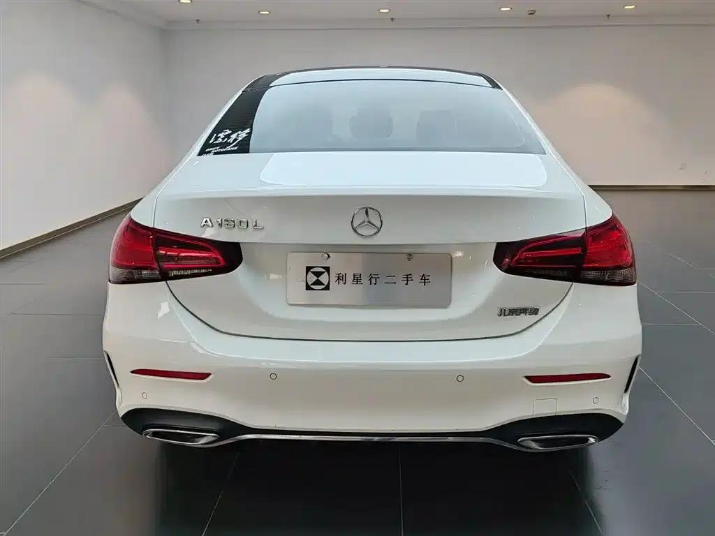 2019 Mercedes-Benz A-Class A 180 L Sport Sedan — миниатюра 4
