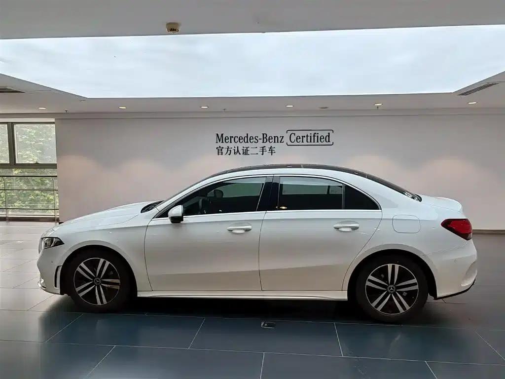 2019 Mercedes-Benz A-Class A 180 L Sport Sedan — миниатюра 7