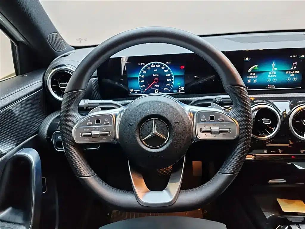 2019 Mercedes-Benz A-Class A 180 L Sport Sedan — миниатюра 8