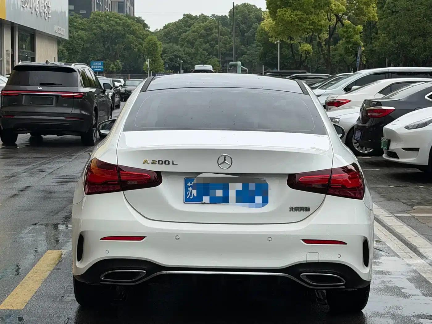 2023 Mercedes-Benz A-Class A 200 L Fashion Edition — миниатюра 3
