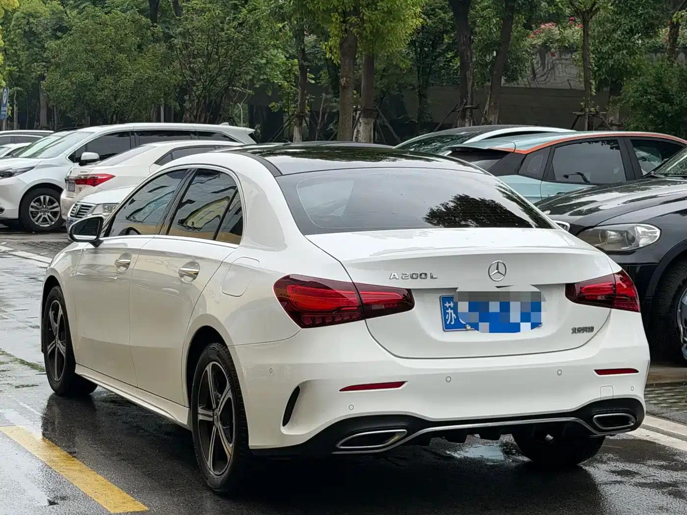 2023 Mercedes-Benz A-Class A 200 L Fashion Edition — миниатюра 4