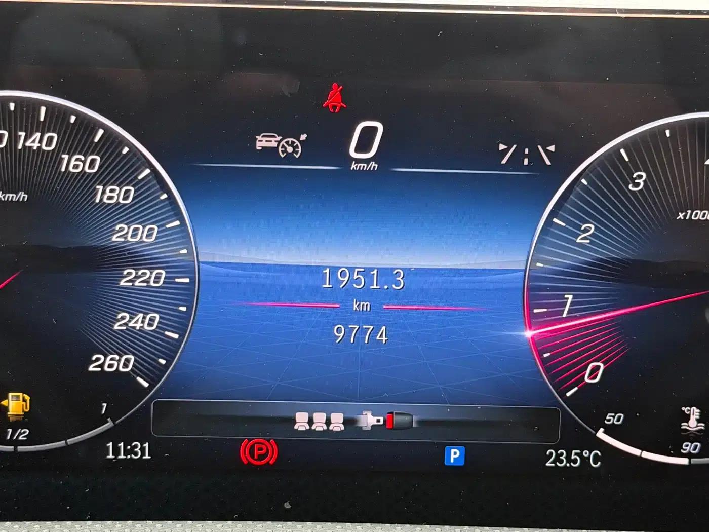 2023 Mercedes-Benz A-Class A 200 L Fashion Edition — миниатюра 9