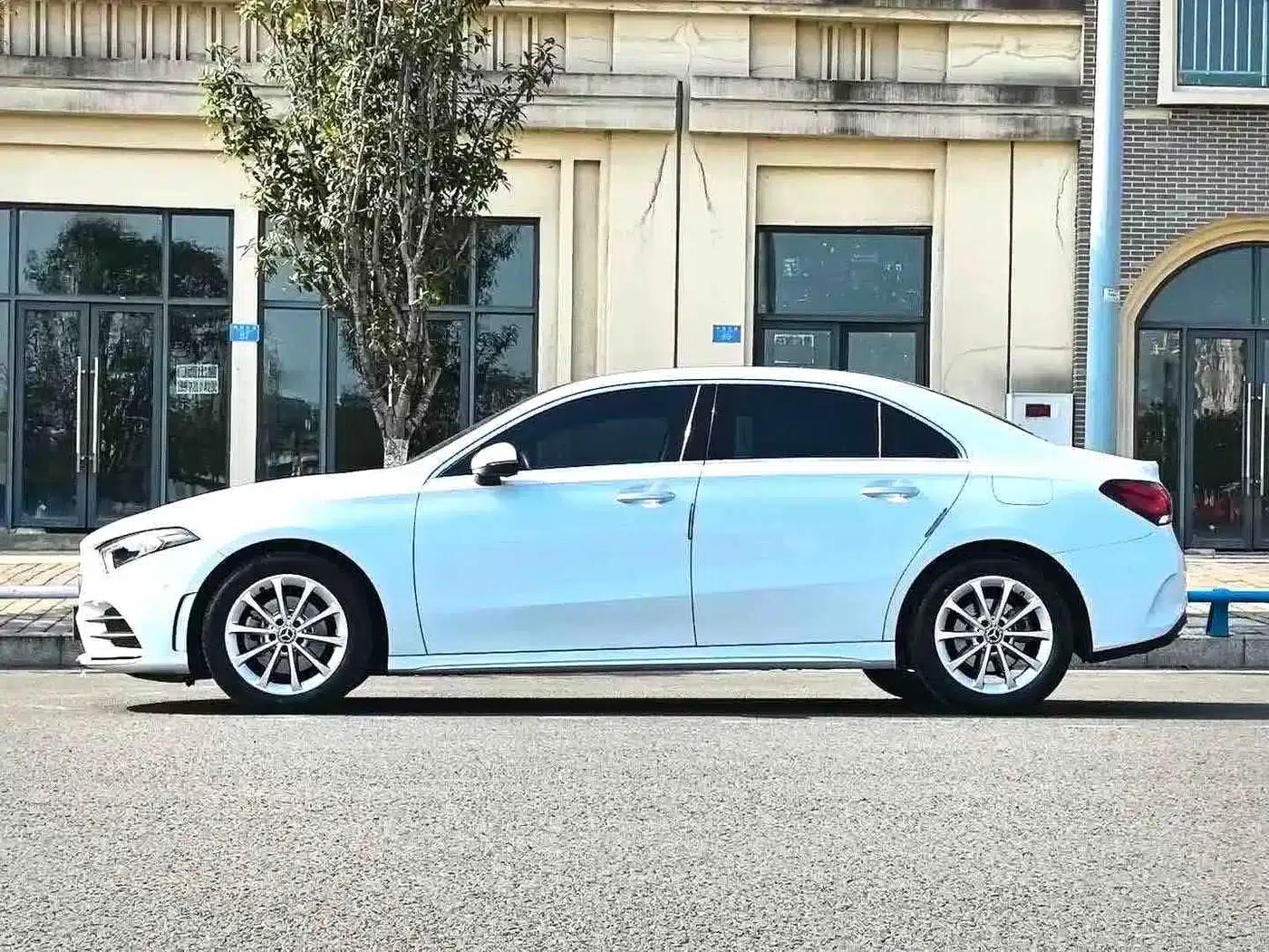 Mercedes-Benz A-Class 2021 A 200 L Sport Sedan Fashion Edition — миниатюра 3