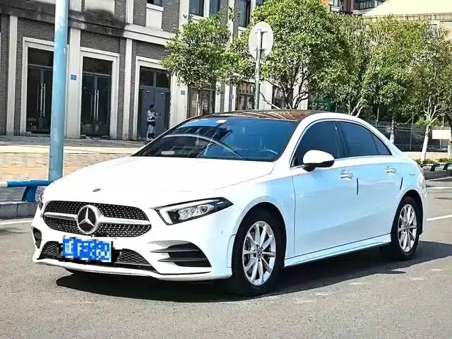Mercedes-Benz A-Class 2021 A 200 L Sport Sedan Fashion Edition